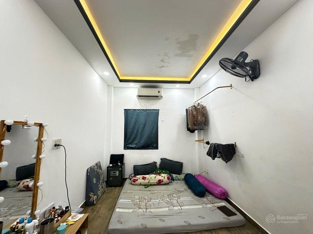 Bán gấp NR tại Cách Mạng Tháng Tám, 8,2 tỷ, 42m2, 2PN, 3WC, 3 tầng, Q.Tân Bình, HCM