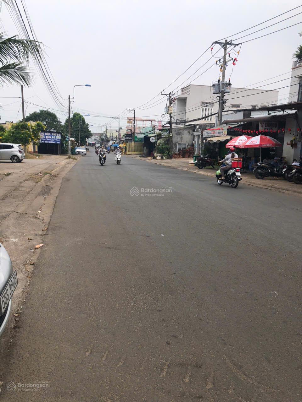 Đất Long Khánh, DT: 6,2m x 21m nở hậu 6,5m, tổng 136m2, nhiều tiện ích Đất Long Khánh, DT: 6,2m x 21m nở hậu 6,5m, tổng 136m2, nhiều tiện ích