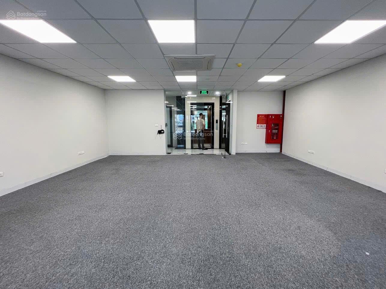 Chính Chủ Bán Nhà Lô Góc Hồng Tiến, Long Biên - 6 tầng 165m² - Mặt tiền 10m - Nhỉnh 75 Tỷ Chính Chủ Bán Nhà Lô Góc Hồng Tiến, Long Biên - 6 tầng 165m² - Mặt tiền 10m - Nhỉnh 75 Tỷ