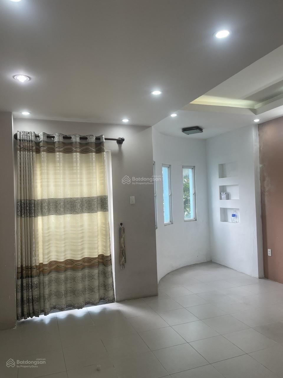 Cho thuê nhà Nguyên Căn KDC Nam Long, ngay ngã tư Ga, 1 trệt 3 lầu 4PN + 5wc, ưu tiên lâu dài