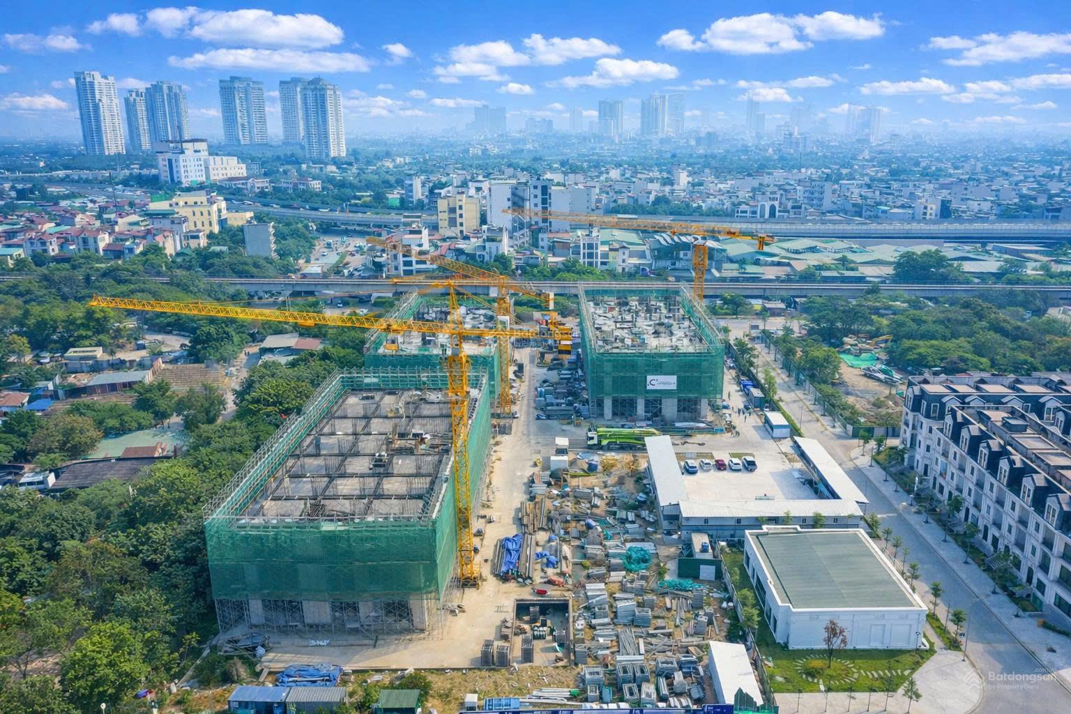 Chính chủ cần bán căn 2 ngủ to, toà J1 3 tầng hầm, hướng Bắc view cực thoáng, giá giai đoạn 1