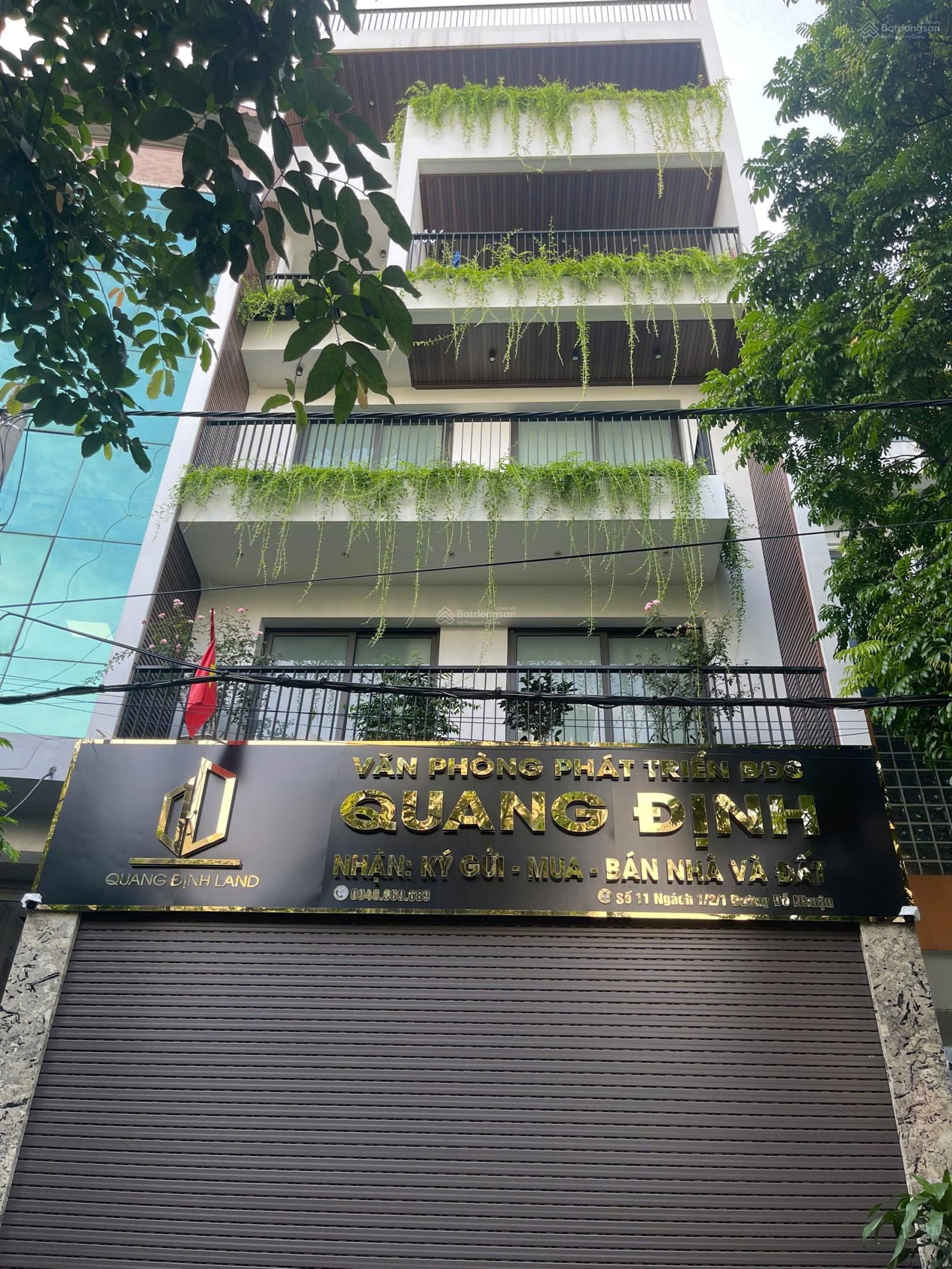 Cho thuê nhà nguyên căn tại ĐỖ QUANG .DT : 70M * 5.5 Tầng. LÔ GÓC, Ngõ ô tô , 32 triệu