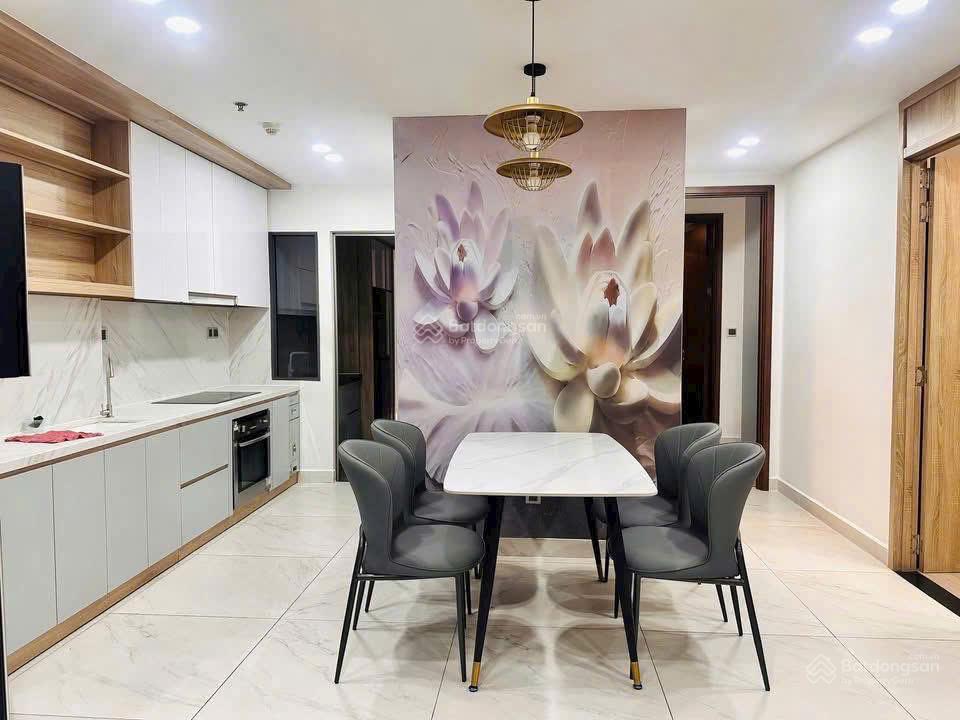 Cần bán giá siêu tốt! CH Midtown 2PN, 82m2, full nội thất, có ô xe, nhà trống xem dễ. Liên hệ ngay