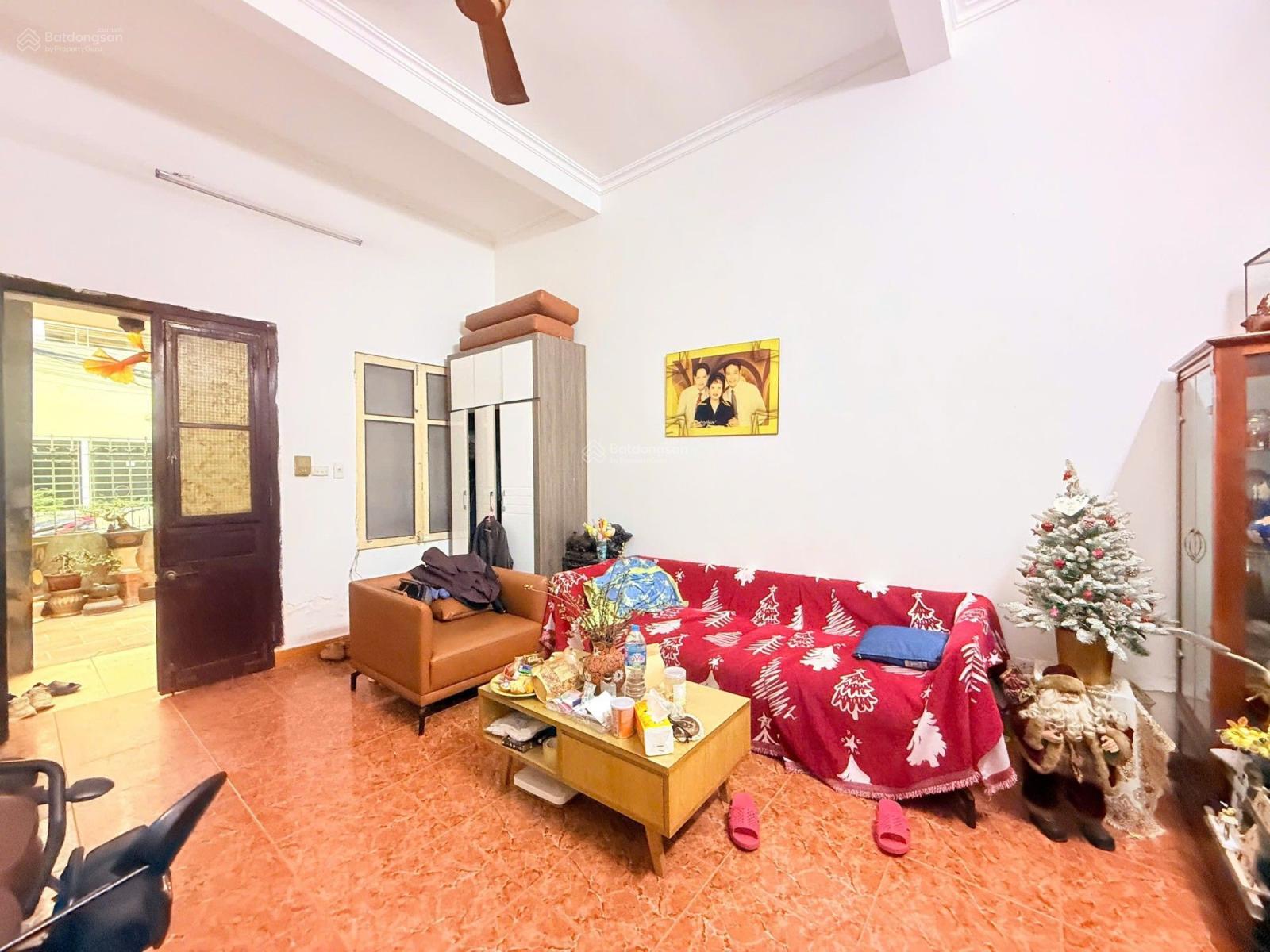 Bán nhà phân lô phố Linh Lang - Ba Đình. DT 80m2 x 3 tầng. Giá 37 tỷ