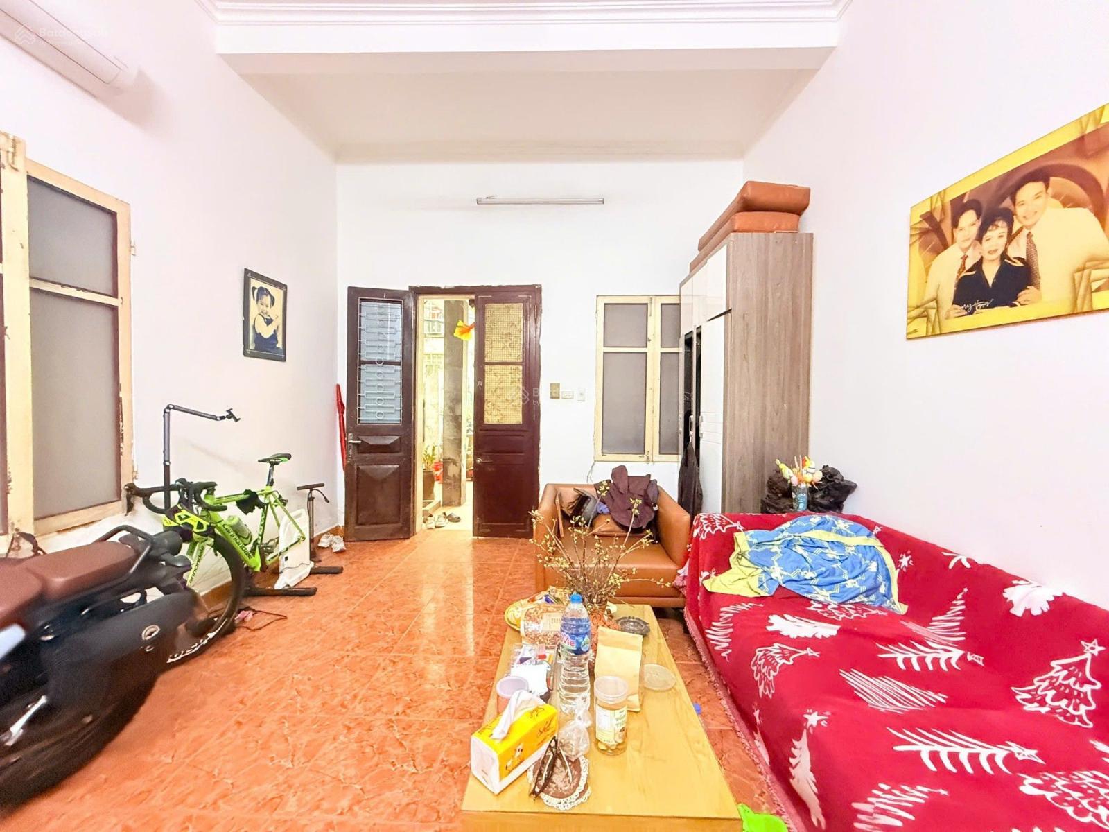 Bán nhà phân lô phố Linh Lang - Ba Đình. DT 80m2 x 3 tầng. Giá 37 tỷ Bán nhà phân lô phố Linh Lang - Ba Đình. DT 80m2 x 3 tầng. Giá 37 tỷ