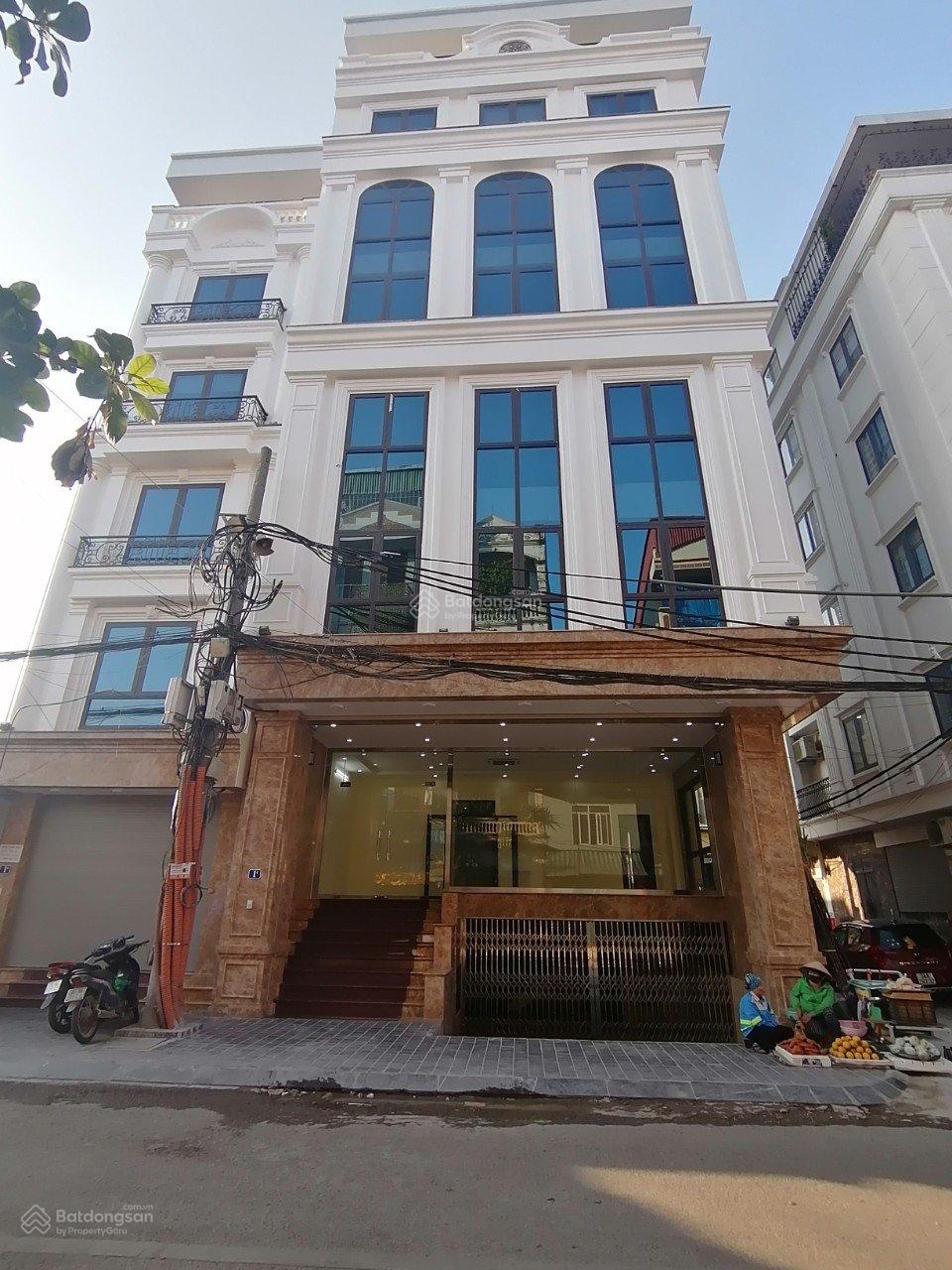 CHo thuê tòa nhà mặt phố Vạn Phúc. DT: 90 M * 7 Tầng .MT : 6 M . Thông sàn , thang máy, PCCC
