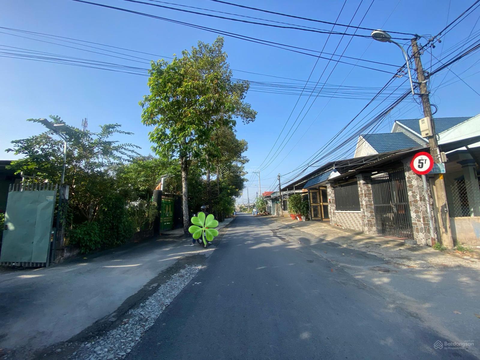 Đất mặt tiền đường kinh doanh, (12m x 33m) 100% thổ cư, gần chợ Tân Thạnh Đông