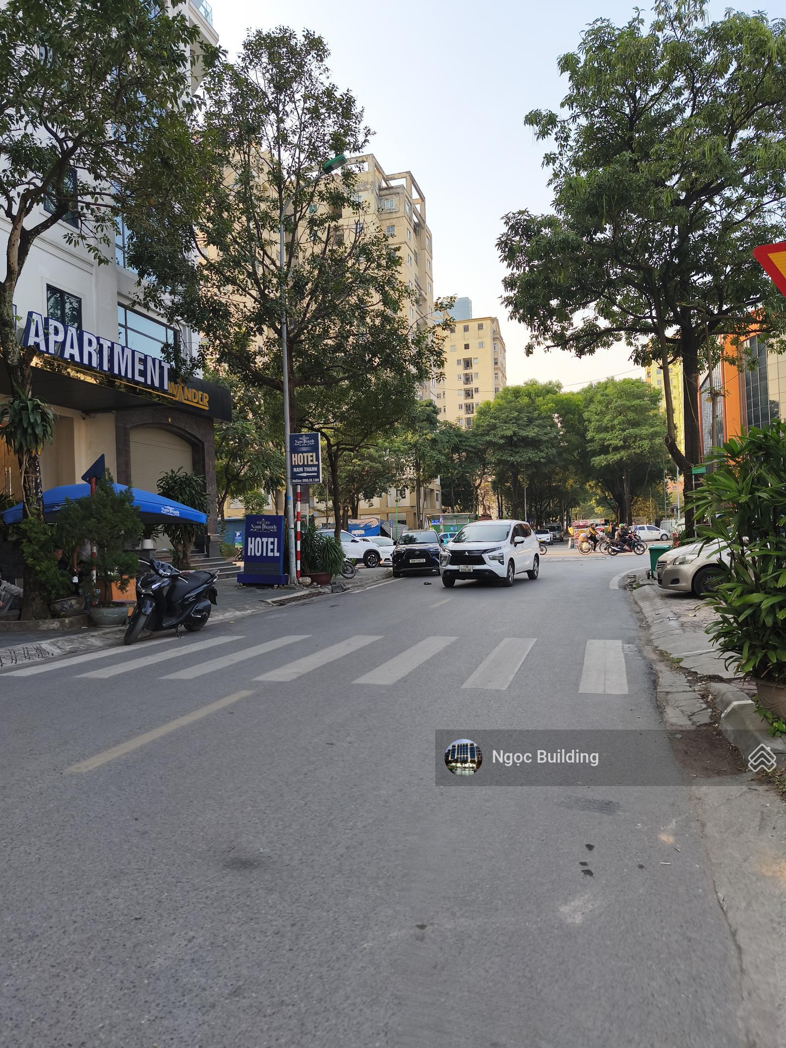 Chính chủ cần cho thuê gấp nhà số 16A Phố Đỗ Quang. DT 72m x 6T. Giá 34 triệu