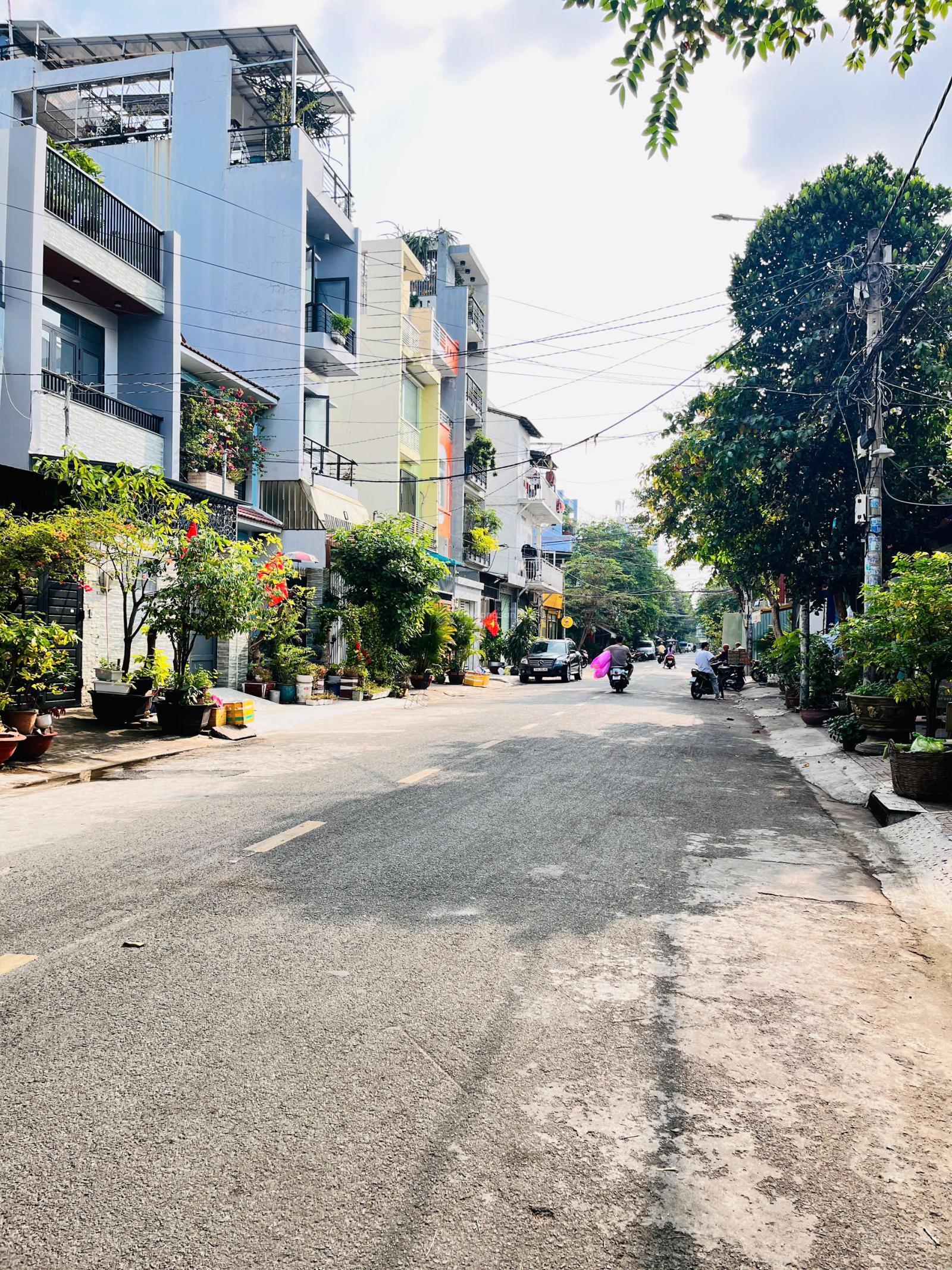 Mặt tiền Nội Bộ Khu Họ Lê_p.Phú Thạnh_Tân Phú, Cấp 4_DT: 3.9x19.7m, không lỗi, tiện xây, Giá 8.9 tỷ