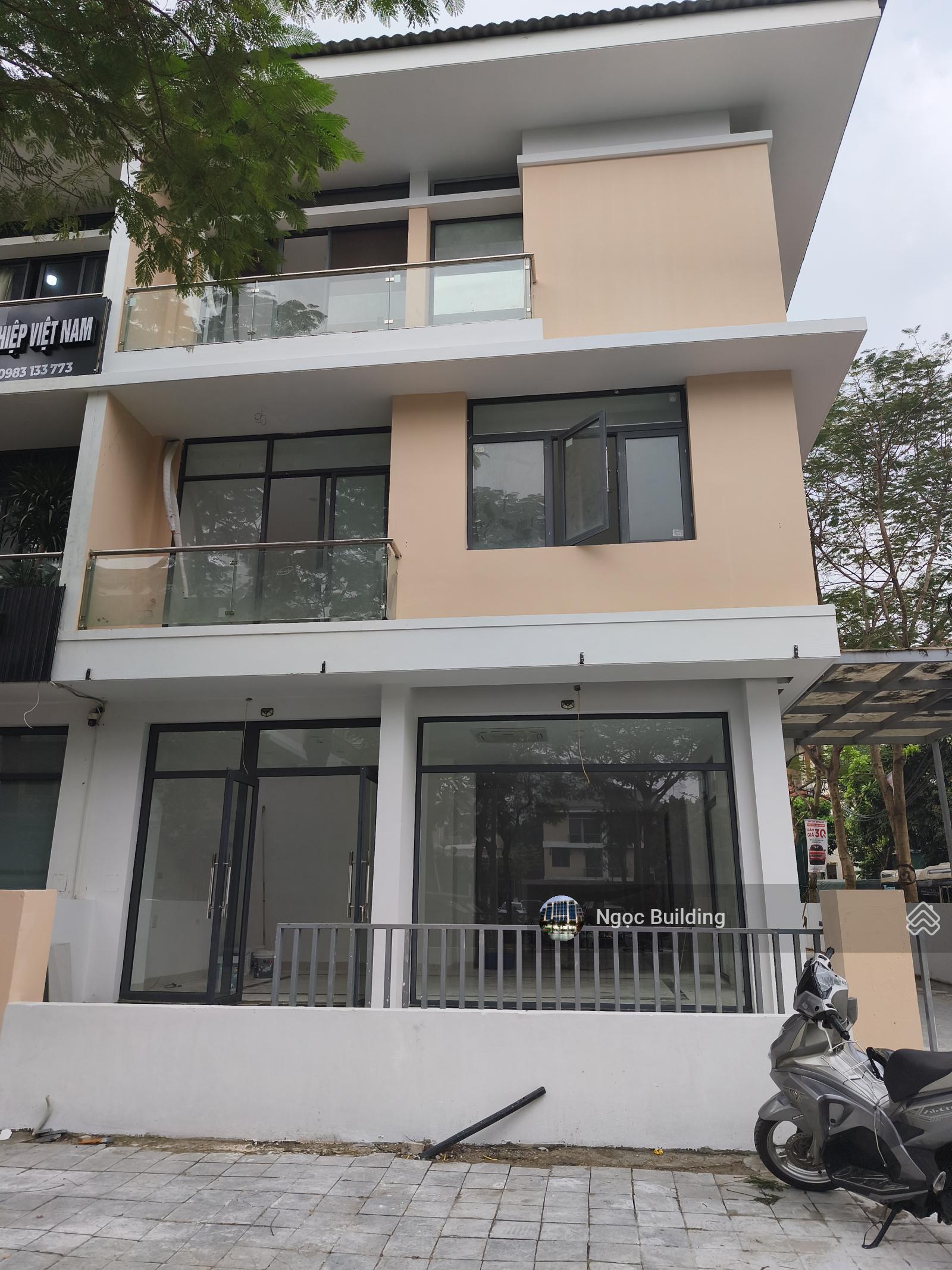 Chính chủ cho thuê nhà Biệt Thự số 6 J04 Geleximco Phố Lê Trọng Tấn. DT 320m x 5T. Giá 51tr