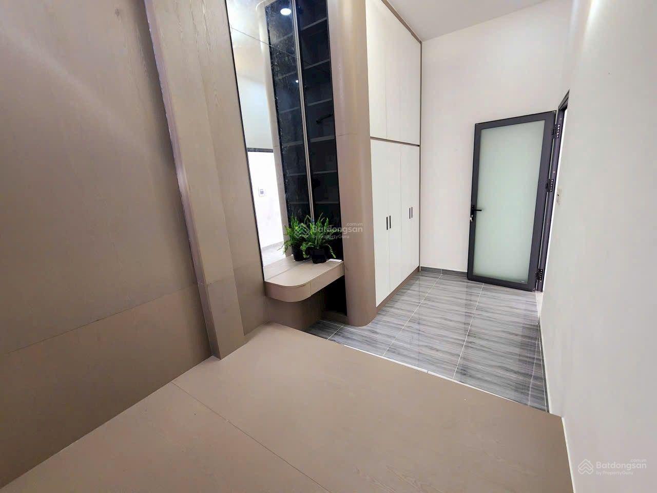 Nhà đẹp hẻm xe hơi đỗ cửa Âu Dương Lân nội thất xịn xò Nhà đẹp hẻm xe hơi đỗ cửa Âu Dương Lân nội thất xịn xò