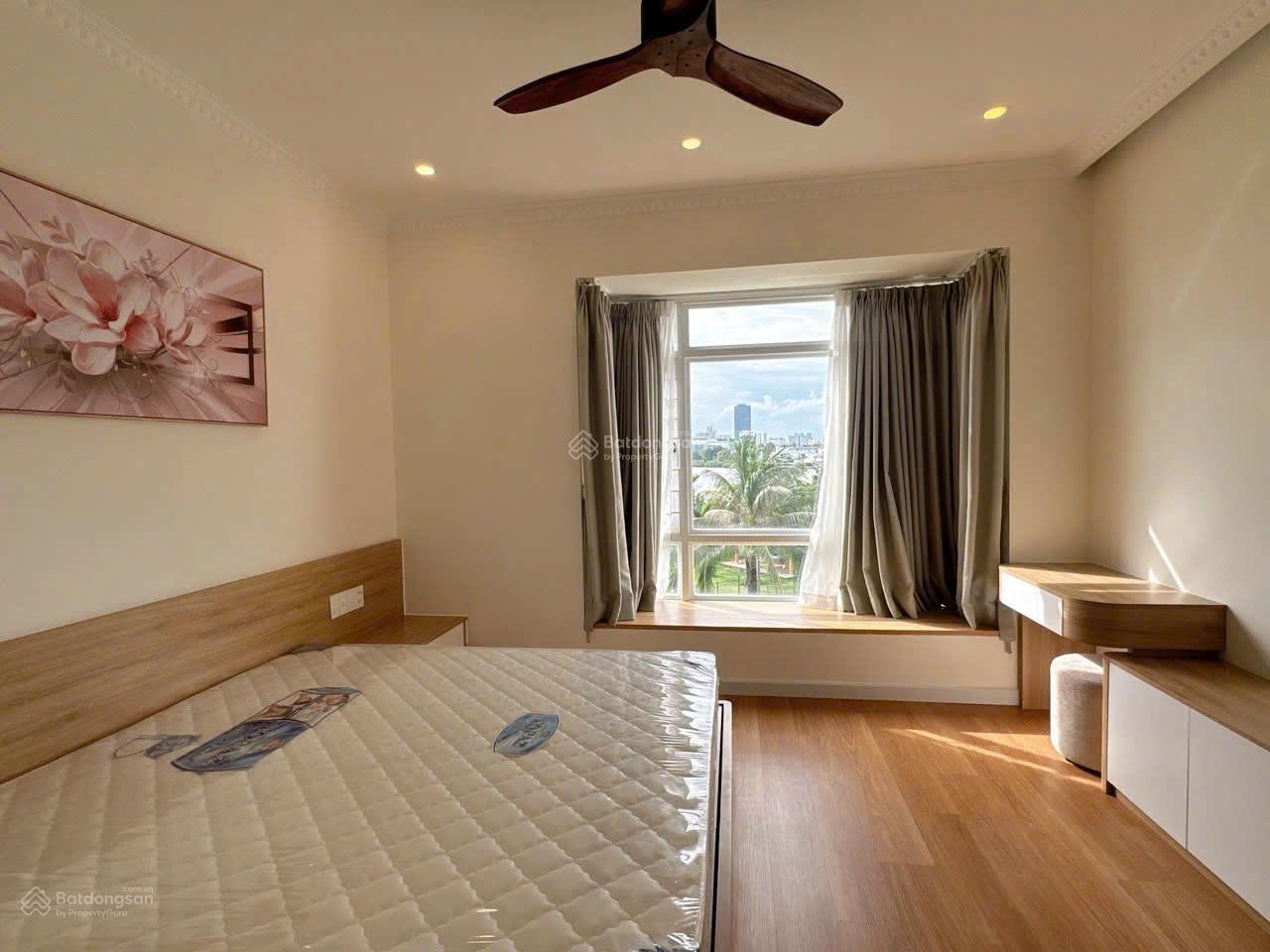 Cho thuê căn hộ 3PN + 3WC tại Riverside Residence, 30 triệu, 137m2