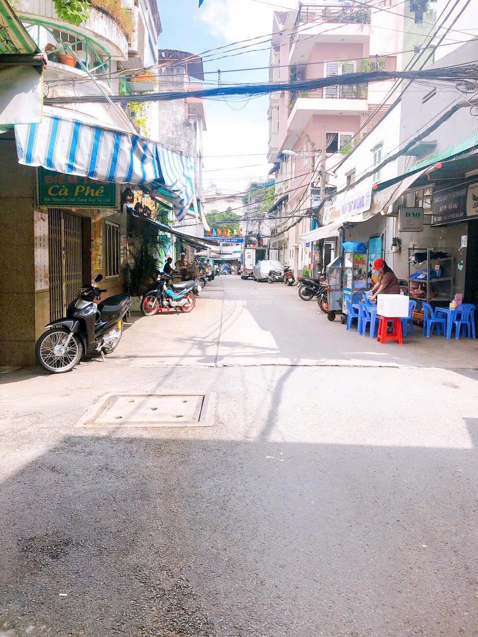 Bán nhà đôi 6 tầng trên trục đường Khánh Hội