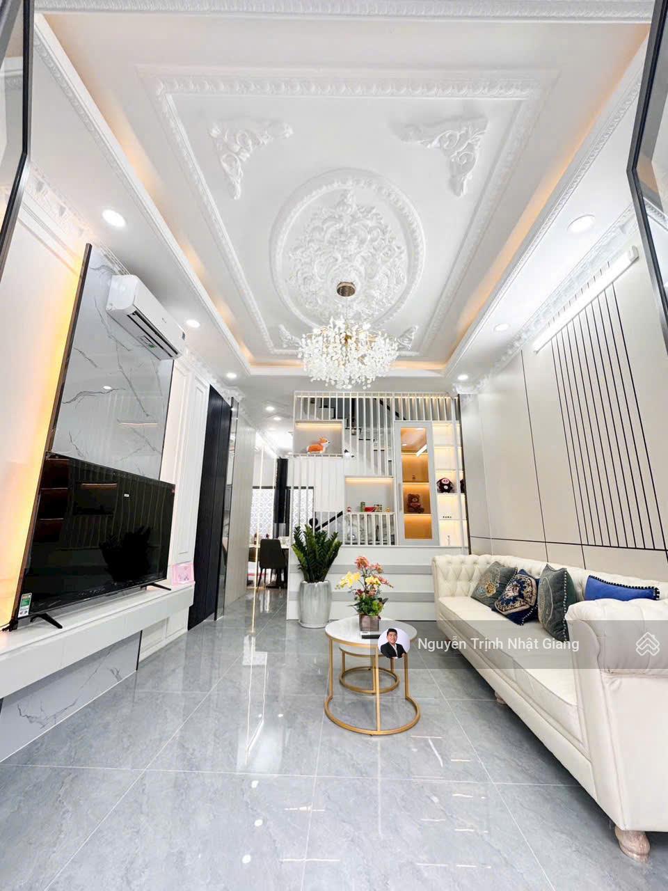 Bán nhà phố đường 7m xe hơi xây mới giá chỉ 5.6 tỷ