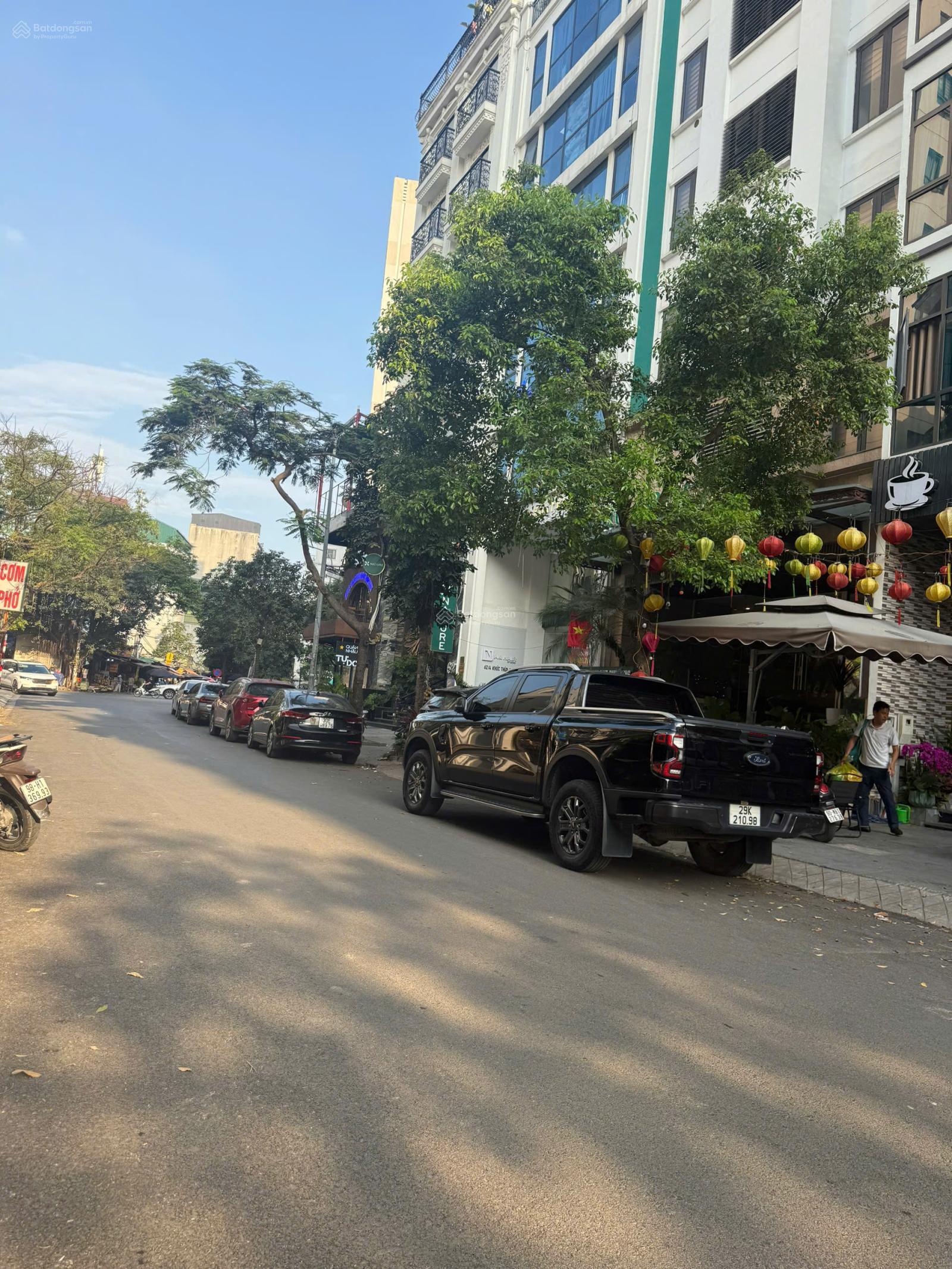 Bán tòa nhà 8 tầng phố Hoàng Quốc Việt, 105m2. Mặt tiền 7m. Giá đầu tư