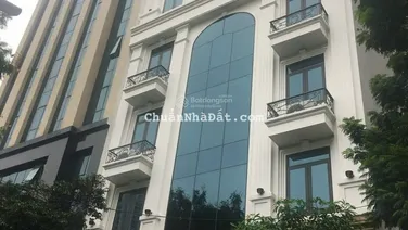 Bán tòa nhà 8 tầng phố Hoàng Quốc Việt, 105m2. Mặt tiền 7m. Giá đầu tư