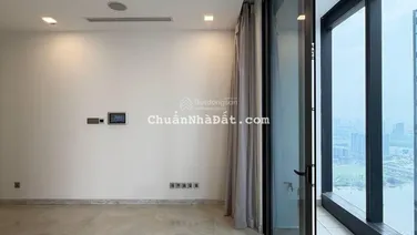 Cho thuê Căn hộ 2PN, 2WC 83m2 Nội thất cơ bản tại Vinhomes Golden River Ba Son, giá 28 triệu