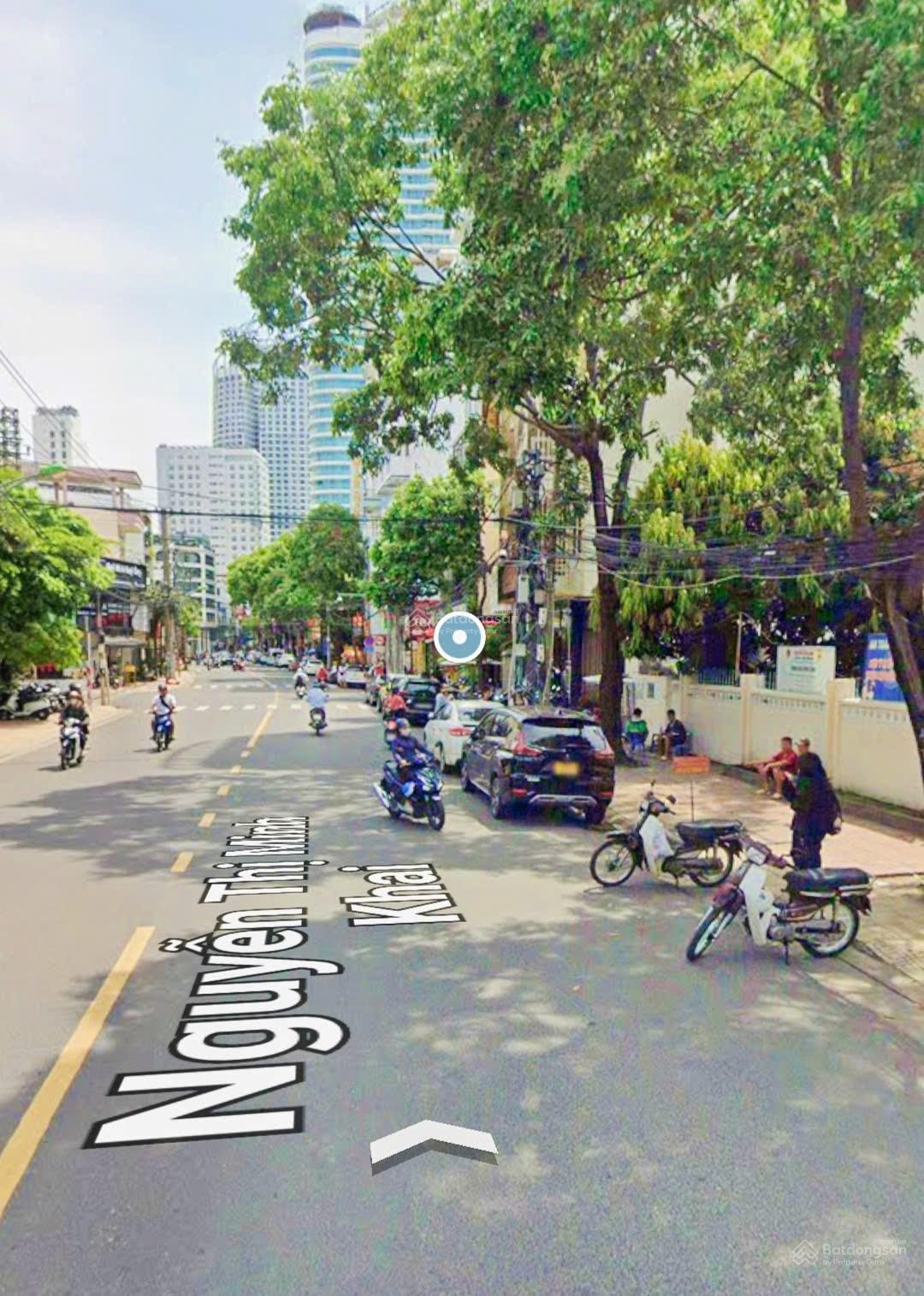 Mặt tiền Nguyễn Thị Minh Khai - ngang khá dài 10,5m * Cách biển Trần Phú: 700m giá: 57,5 tỷ