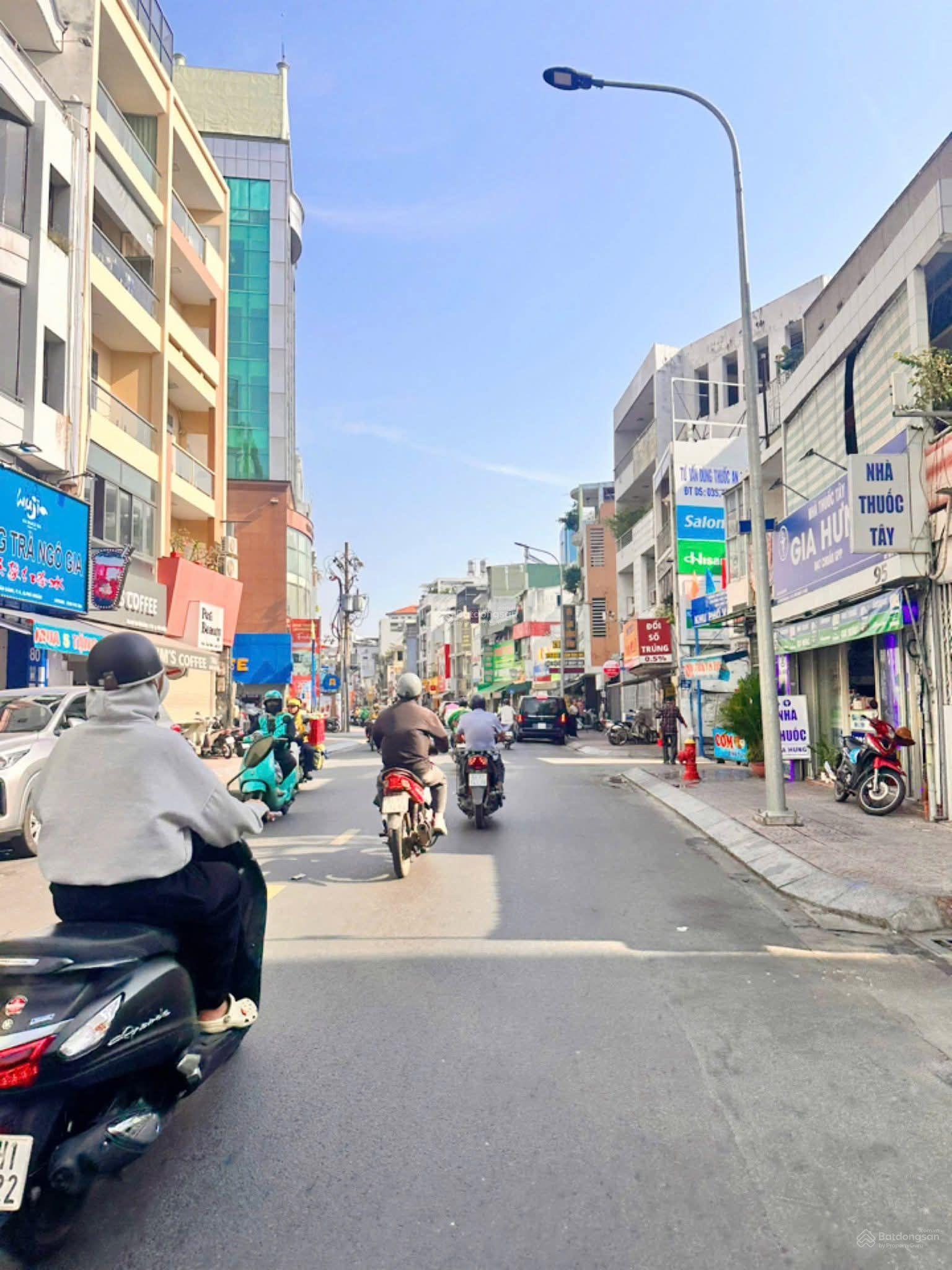 Nhà mặt tiền vị trí đẹp Lê Quý Đôn, P12, Phú Nhuận, TP HCM. DT 51m2, 3 tầng, 9tỷ900