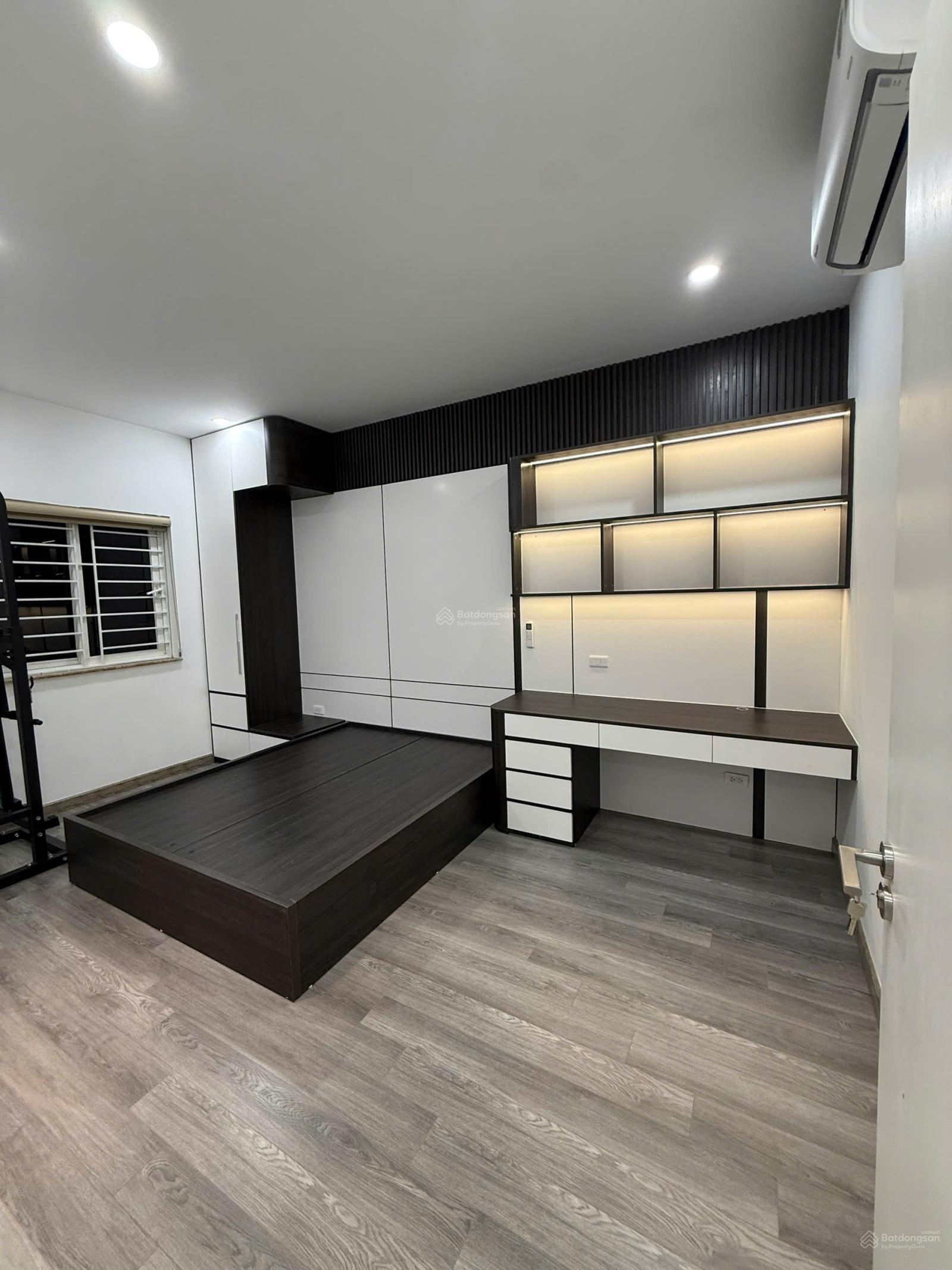 Chính chủ bán căn hộ 96,7m2 ở chung cư FLC Complex 36 Phạm Hùng full nội thất ở luôn giá 9 tỷ