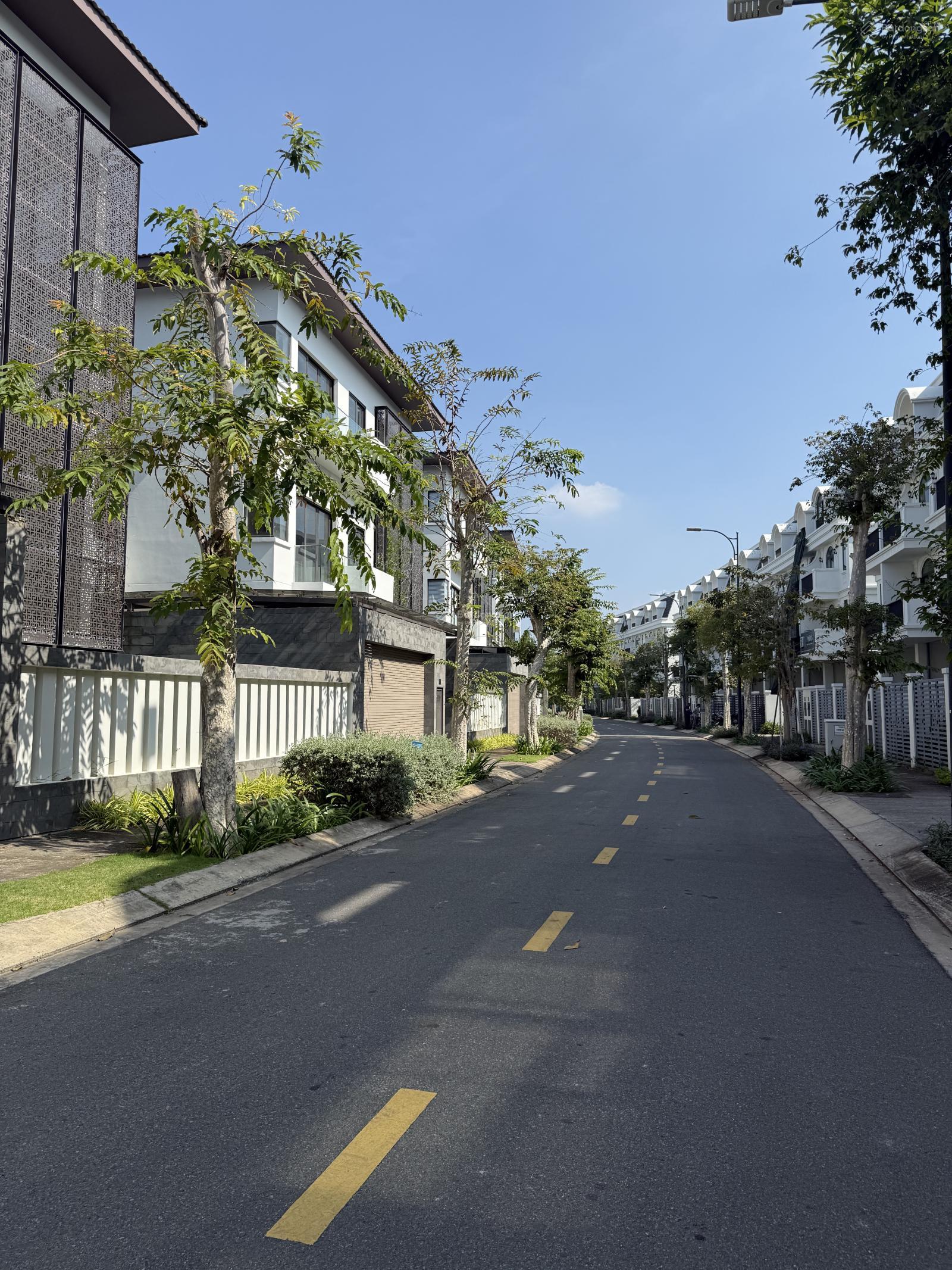 Bán Biệt Thự Song Lập. Đã Nhận Nhà 13.5 tỷ. Không phát sinh chi phí.