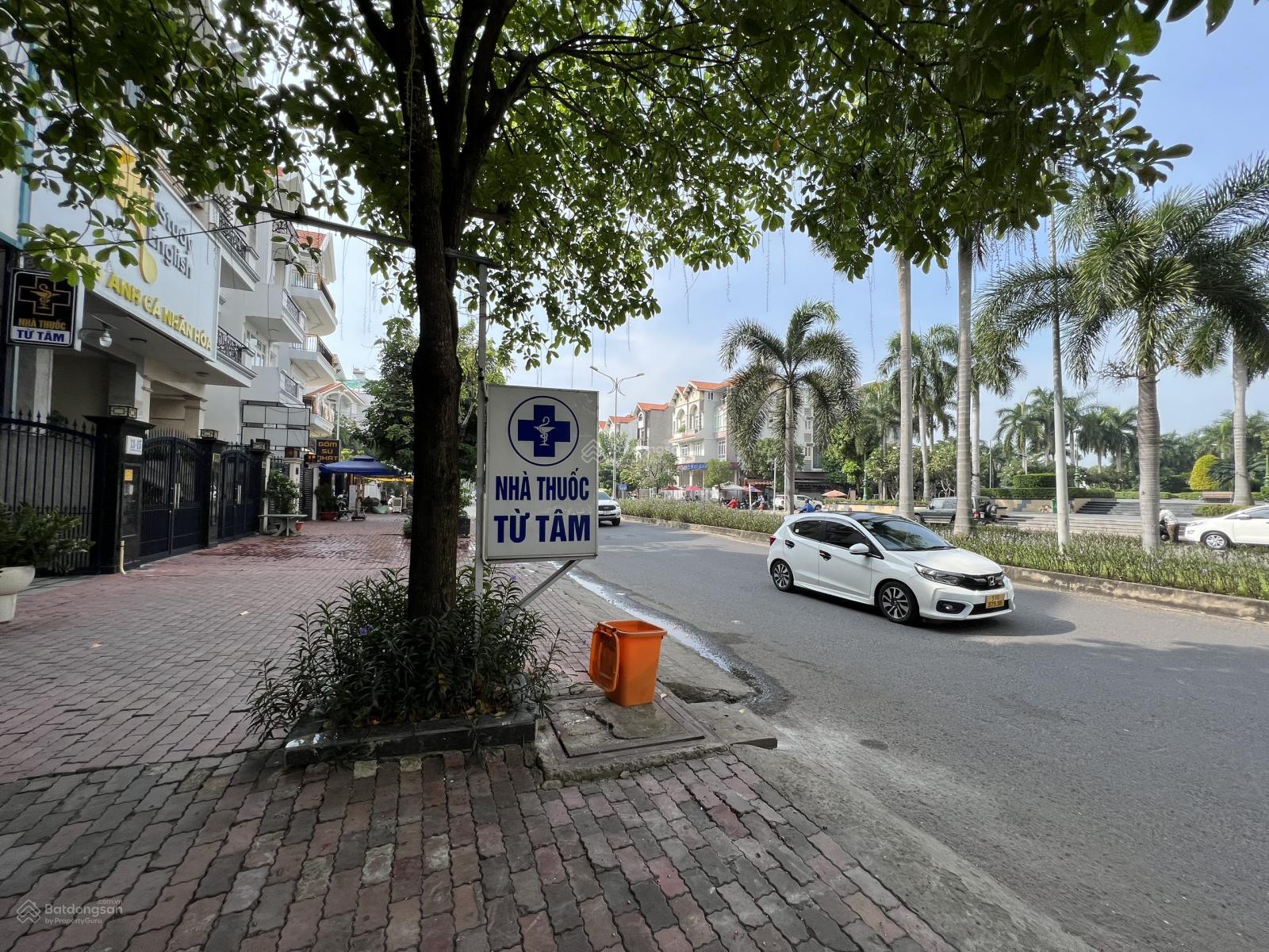 Cho thuê nhà 7.5x20m có TM mặt tiền khan hiếm đường Hoàng Trọng Mậu HimLam giá: 90tr LH: 0908 935 *** Cho thuê nhà 7.5x20m có TM mặt tiền khan hiếm đường Hoàng Trọng Mậu HimLam giá: 90tr LH: 0908 935 ***