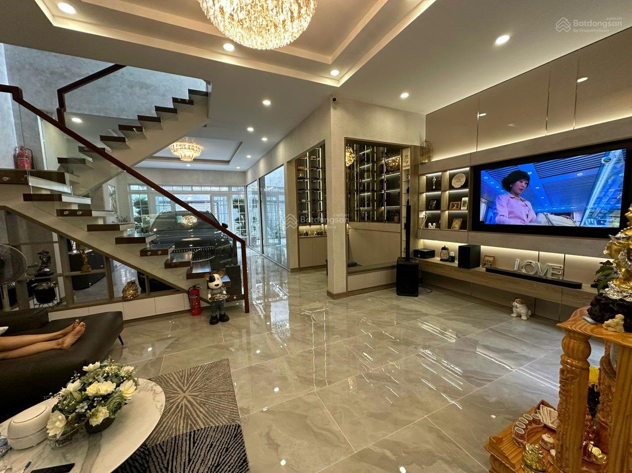 Bán nhà góc 2 MT Cư Xá Lê Đại Hành, phường Phú Thọ, 11,5 x 15m, 3 lầu, 40 tỷ TL Bán nhà góc 2 MT Cư Xá Lê Đại Hành, phường Phú Thọ, 11,5 x 15m, 3 lầu, 40 tỷ TL