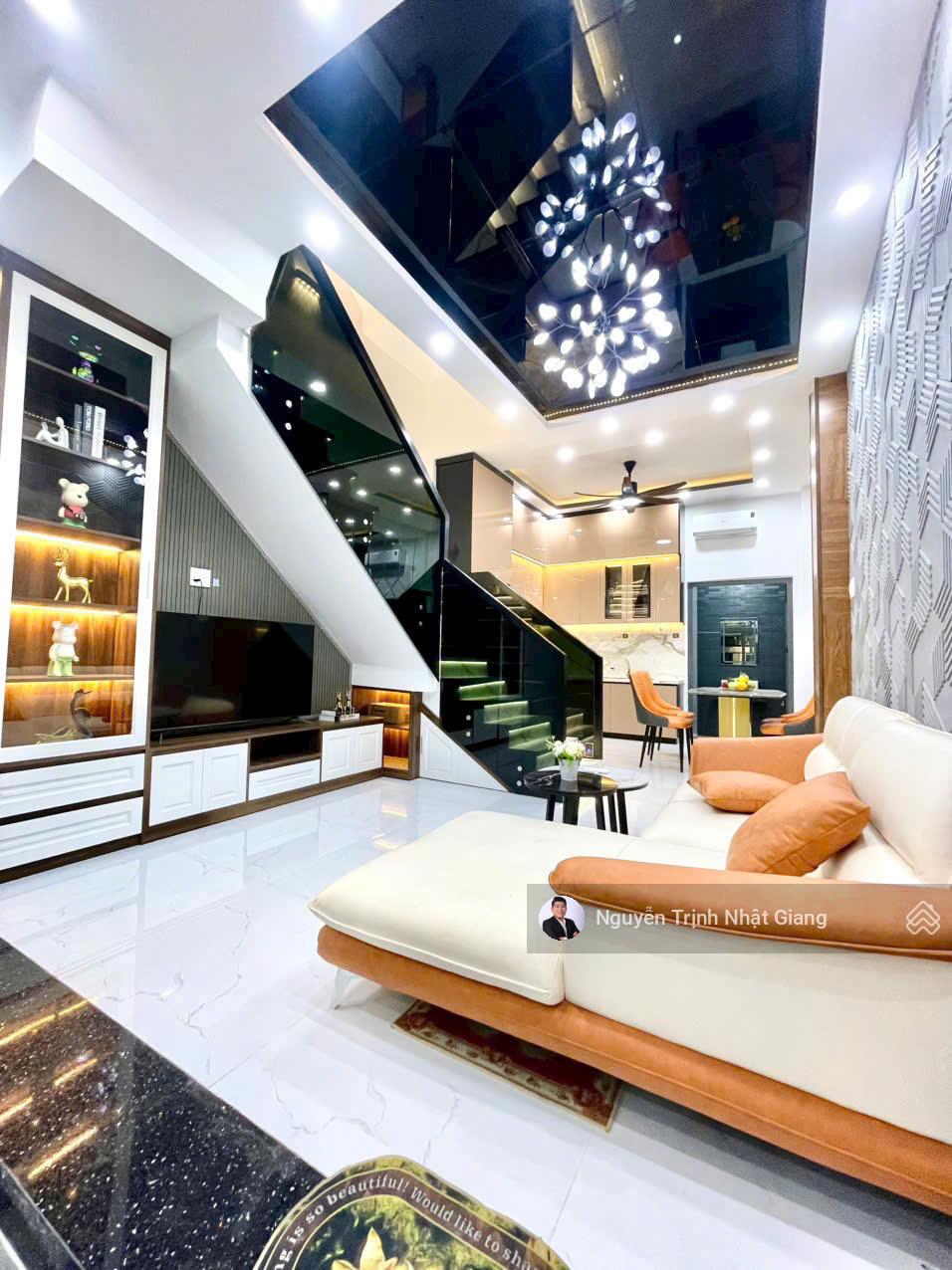 Bán Nhà Phố Đón Đầu Trục Đường 15B Huỳnh Tấn Phát