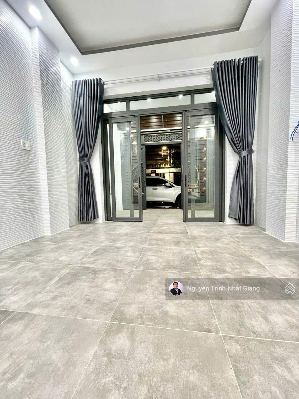 Bán Nhà Phố Đón Đầu Trục Đường 15B Huỳnh Tấn Phát