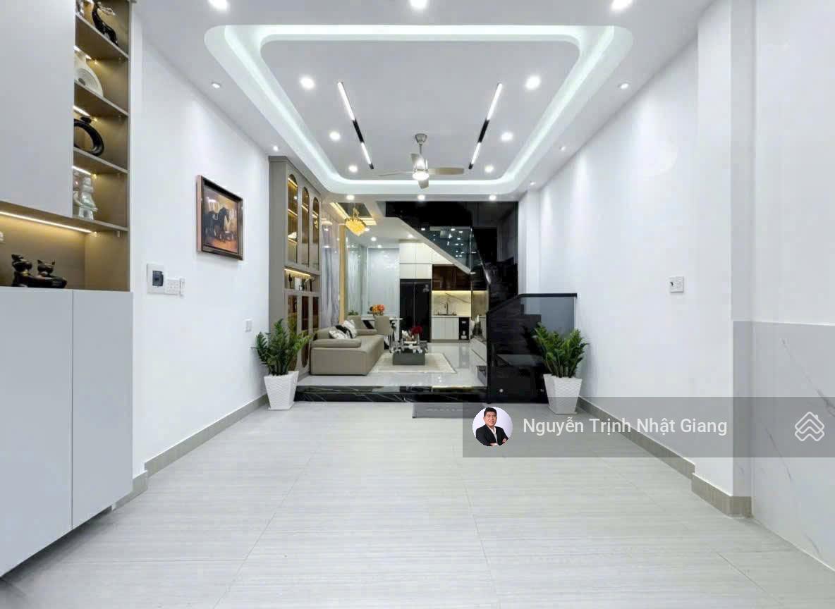 Bán nhà phố mặt tiền khu dân cư đông đúc thuận lợi kinh doanh