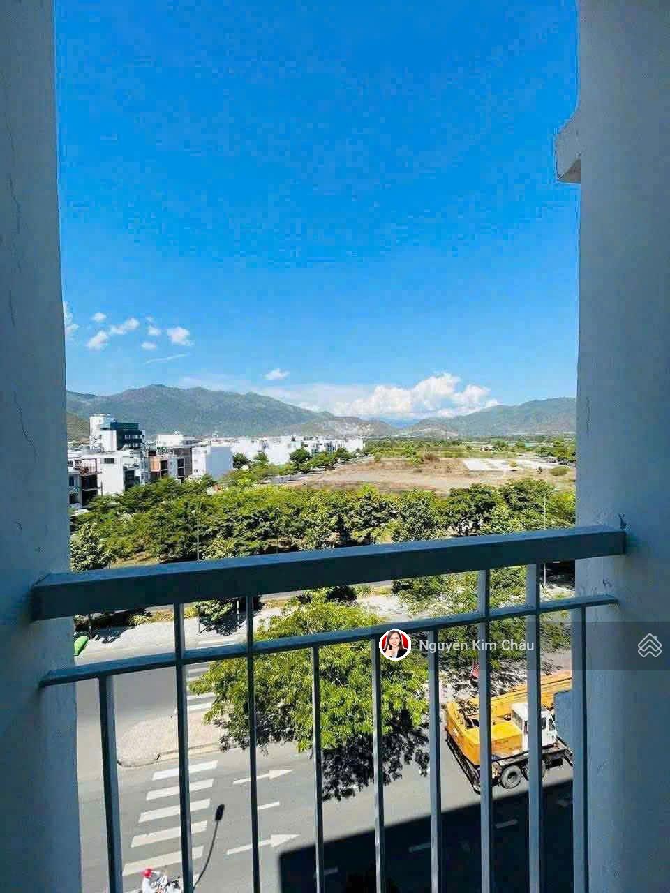 Chủ cần tiền bán nhanh chung cư gần biển CT2 HUd Phước long Nha Trang 2PN 60m2 đẹp 2 tỷ 500 sổ sẵn