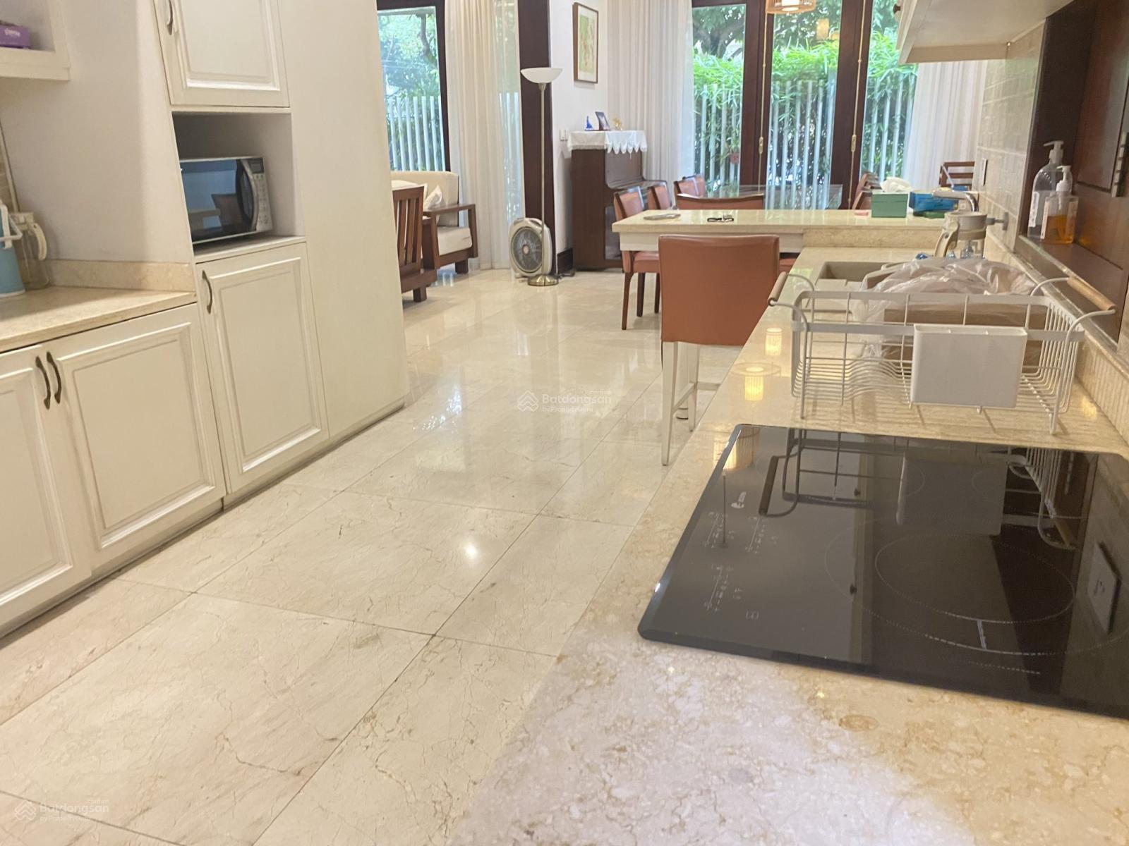 Cho thuê biệt thự 4PN, 3WC, 220m2 tại Khu đô thị Vườn Đào, 100 triệu Cho thuê biệt thự 4PN, 3WC, 220m2 tại Khu đô thị Vườn Đào, 100 triệu