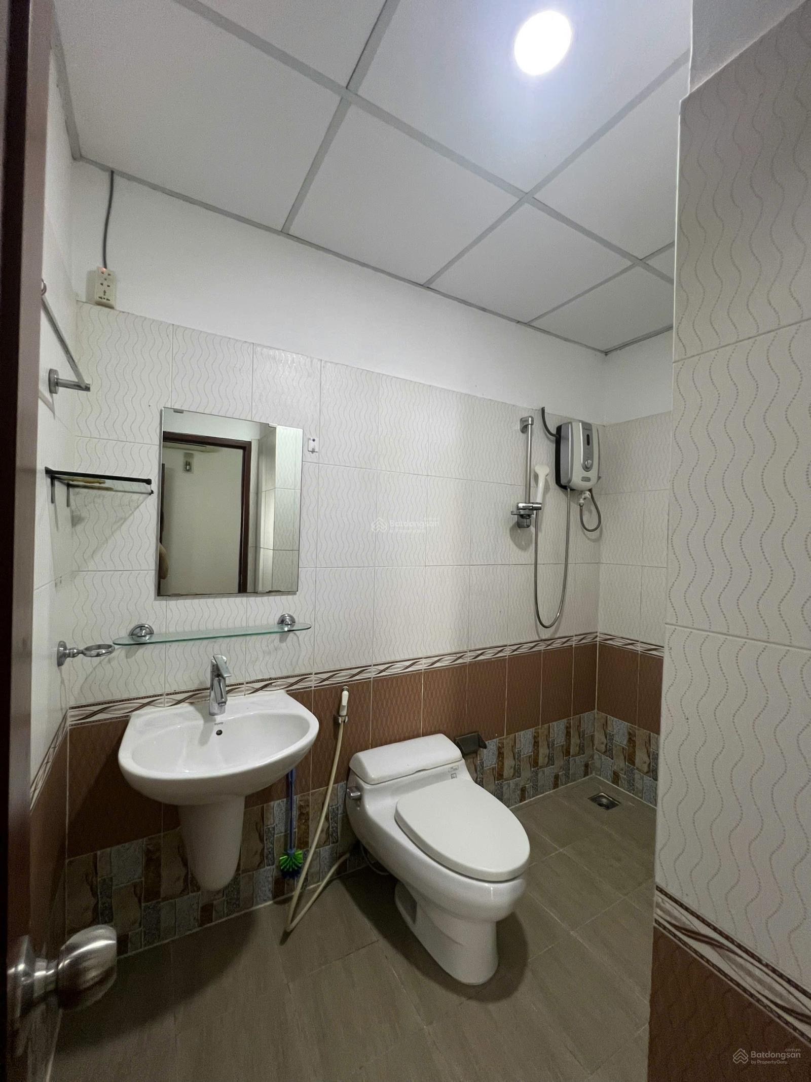 Cần cho thuê gấp căn hộ cao cấp SAO MAI Q.5  DT 86m2, 2PN, 2WC ,có nt đầy đủ, giá 14tr/th