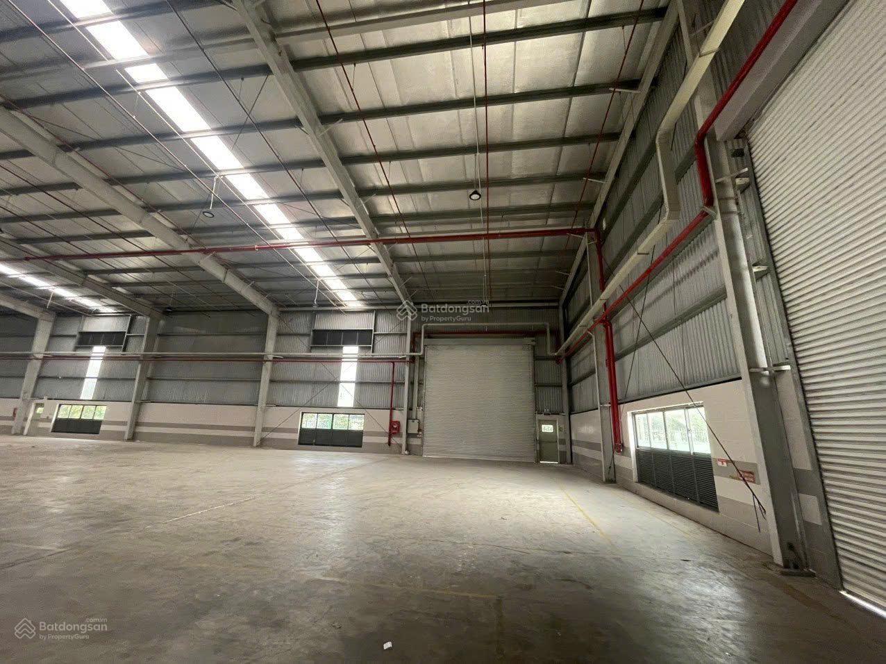 Cho thuê xưởng, KV: 6.000m2, xưởng: 2.700m2, trong KCN Vĩnh Lộc, Bình Tân, PCCC tự động