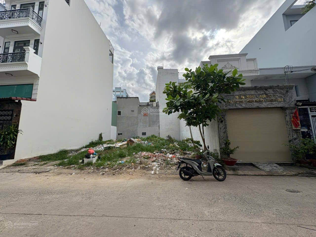 Mặt tiền Đường Đô Đốc Long gần Tân Hương DT 4,2mx19m nhà nát giá 7,8 tỷ