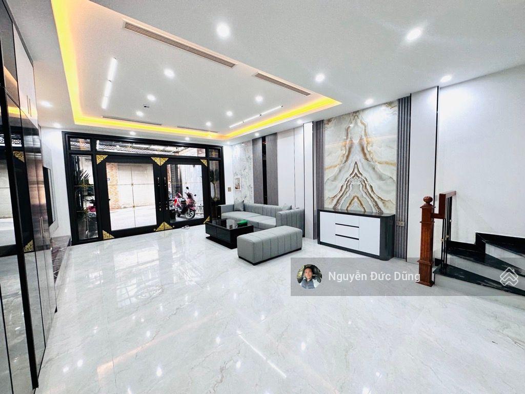 Mặt ngõ Ô tô Ngọc Lâm 75m2 x 7 tầng, mt 5.6m giá 18,6 tỷ Thang Máy