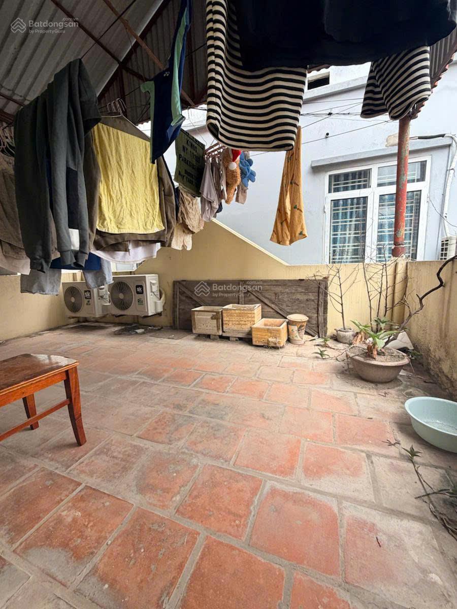 Bán nhà Tây Sơn, Đống Đa, lô góc, 2 cửa, 1 nhà ra ô tô đỗ, ngõ trước nhà rộng để 10 - 12 xe máy Bán nhà Tây Sơn, Đống Đa, lô góc, 2 cửa, 1 nhà ra ô tô đỗ, ngõ trước nhà rộng để 10 - 12 xe máy