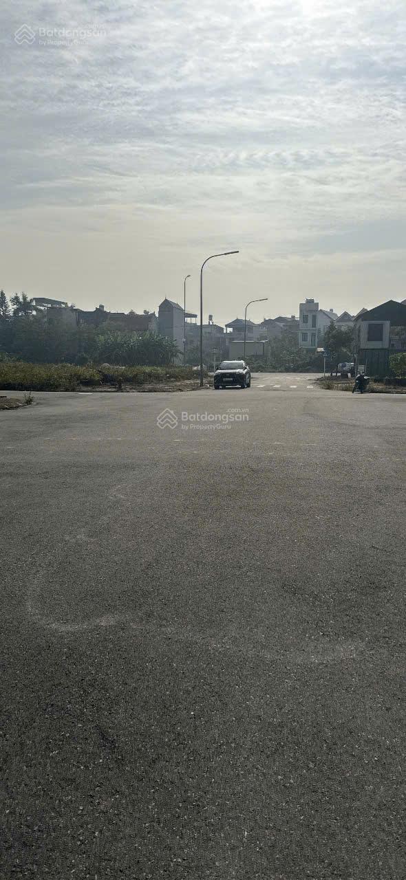 Lô góc vip nhất khu X1 Đông Hội Mai Lâm DT 140m², đường 40m vỉa hè 7.5m giá 300tr/m2 thương lượng