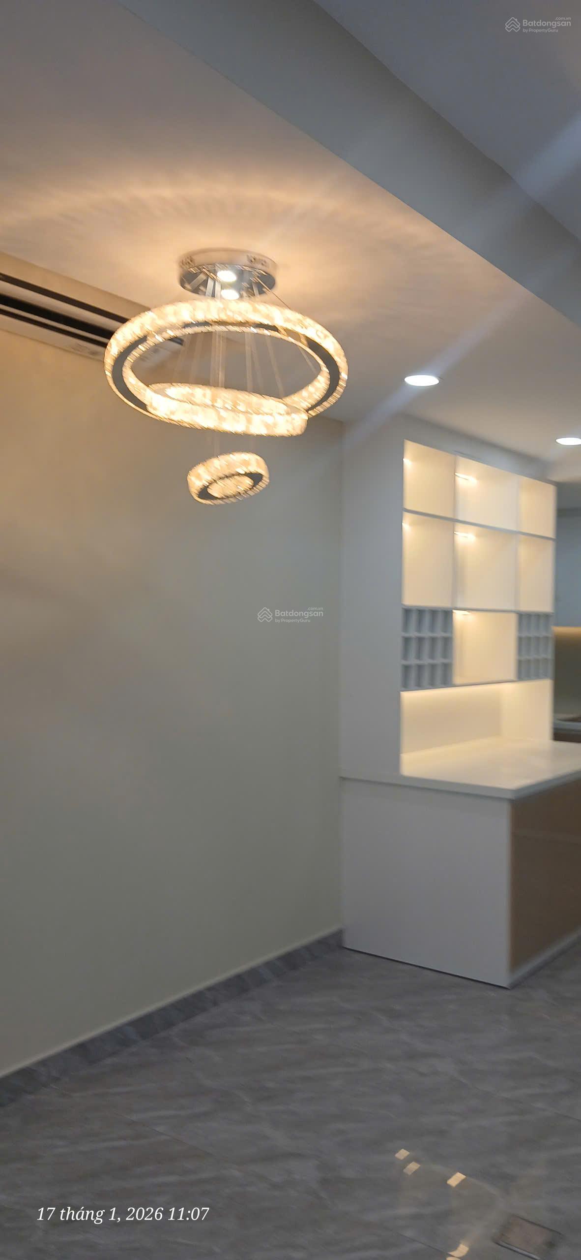 Chính chủ cần bán nhanh căn hộ Cosmo City DT 128m2, 3PN 2WC, view thoáng mát, full nội thất, 7tỷ550 Chính chủ cần bán nhanh căn hộ Cosmo City DT 128m2, 3PN 2WC, view thoáng mát, full nội thất, 7tỷ550