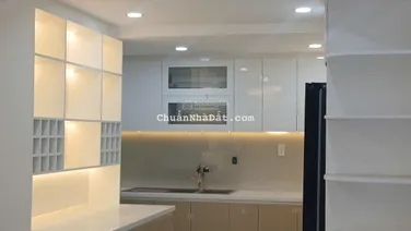 Chính chủ cần bán nhanh căn hộ Cosmo City DT 128m2, 3PN 2WC, view thoáng mát, full nội thất, 7tỷ550