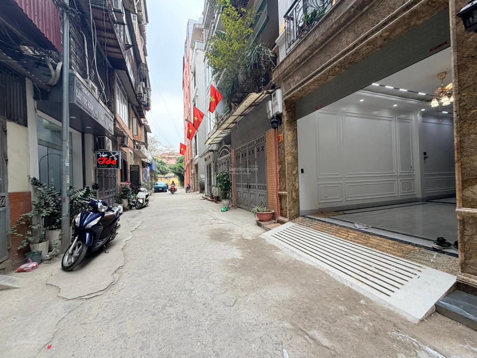 BÁN NHÀ HOÀNG QUỐC VIỆT - 55M - 6 TẦNG THANG MÁY- 26 TỶ - PHÂN LÔ 2 ÔTÔ TRÁNH - TẶNG FULL NỘI THẤT