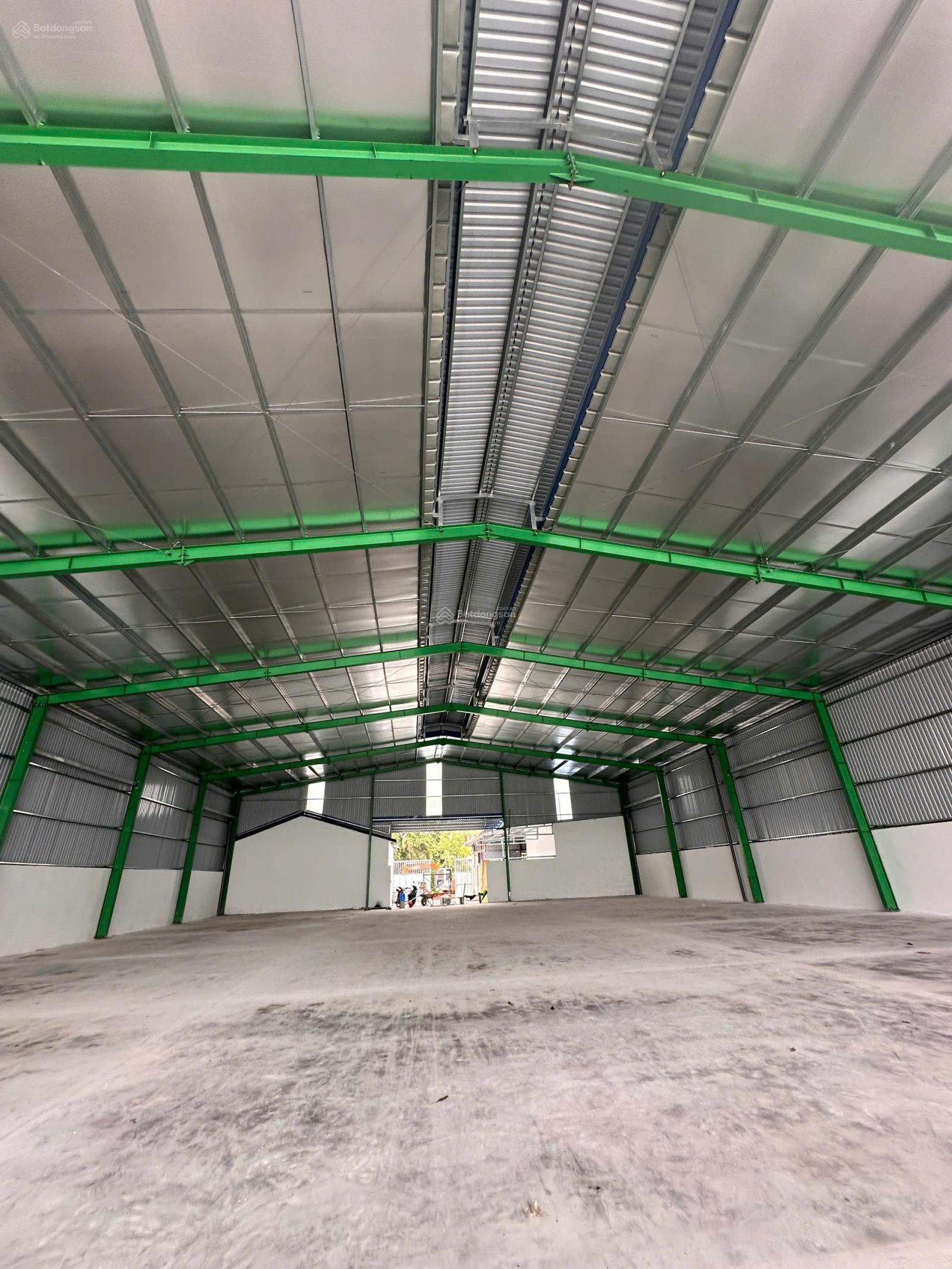 Cho thuê kho, KV: 2.100m2, xưởng: 1.700m2, tại Bến Lức Long An, giá thuê: 50k/m2/tháng