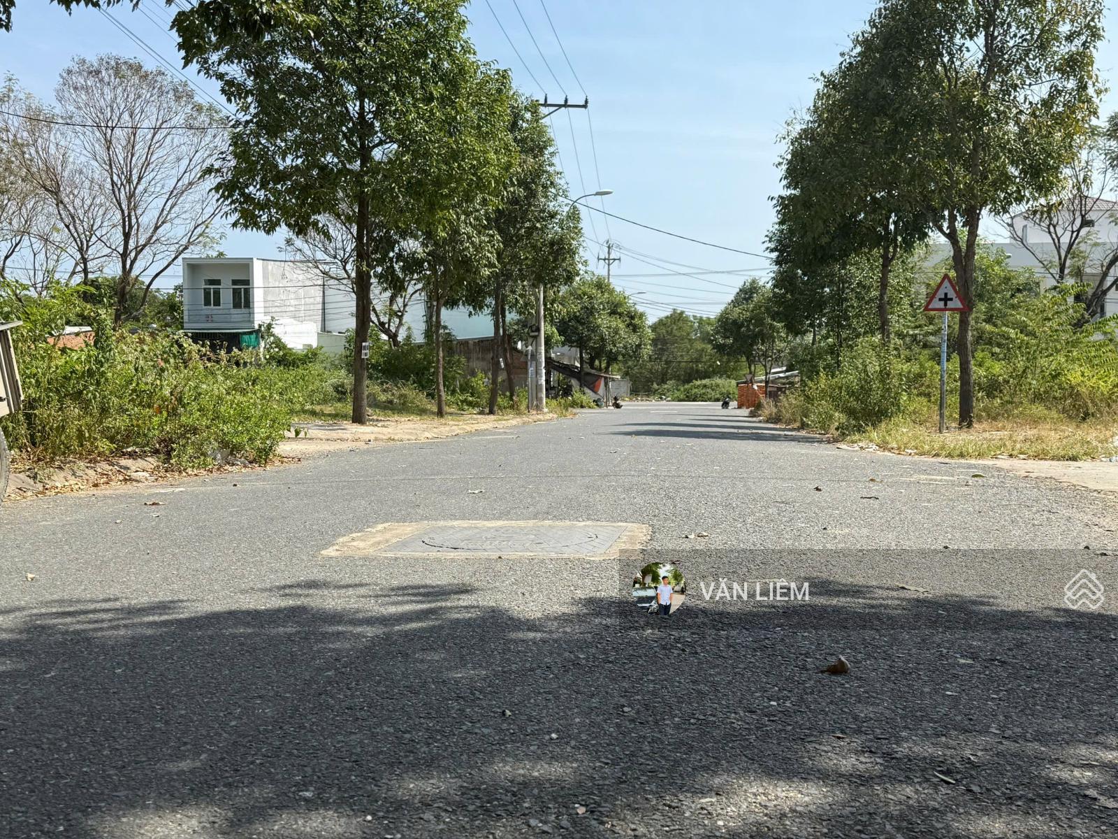 Cần bán lô đất TĐC Đất Lành - Vĩnh Thái - DT: 64m2 - Đường rộng 16m phù hợp đầu tư Cần bán lô đất TĐC Đất Lành - Vĩnh Thái - DT: 64m2 - Đường rộng 16m phù hợp đầu tư