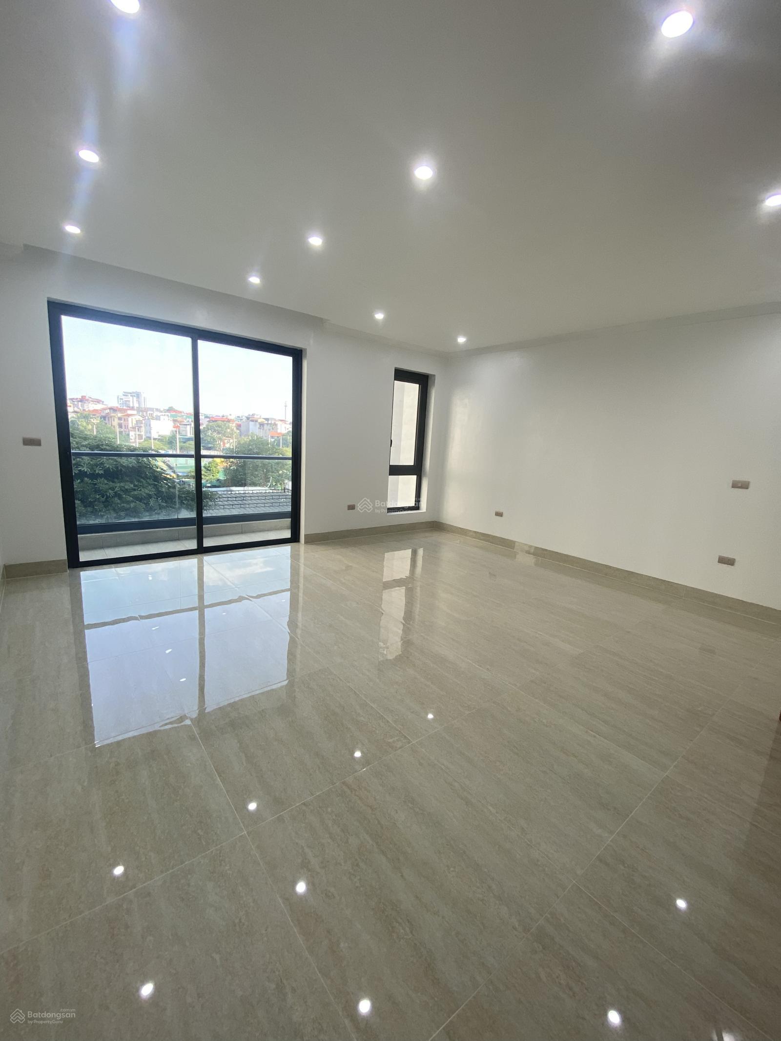 Chính chủ cho thuê nhà lô góc 2 mặt tiền 20m tại Trung Kính đôi, 100m2 x 4 tầng thông sàn, giá 35tr