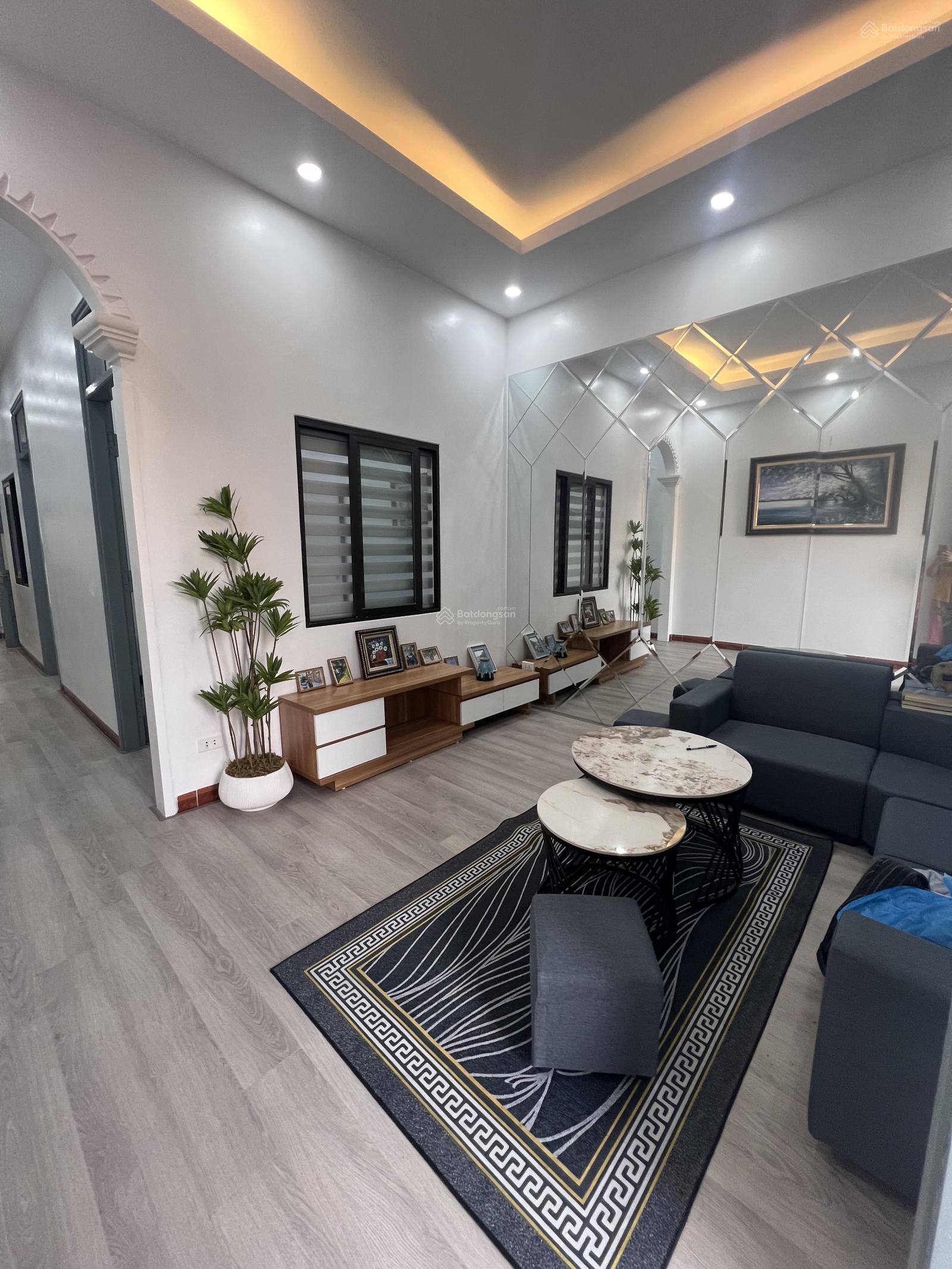 Chính chủ gửi bán Căn hộ Bộ Tư Lệnh Biên Phòng ngõ 120 Trần Bình 80m2, 3 ngủ 2vs, nhà rất đẹp, full