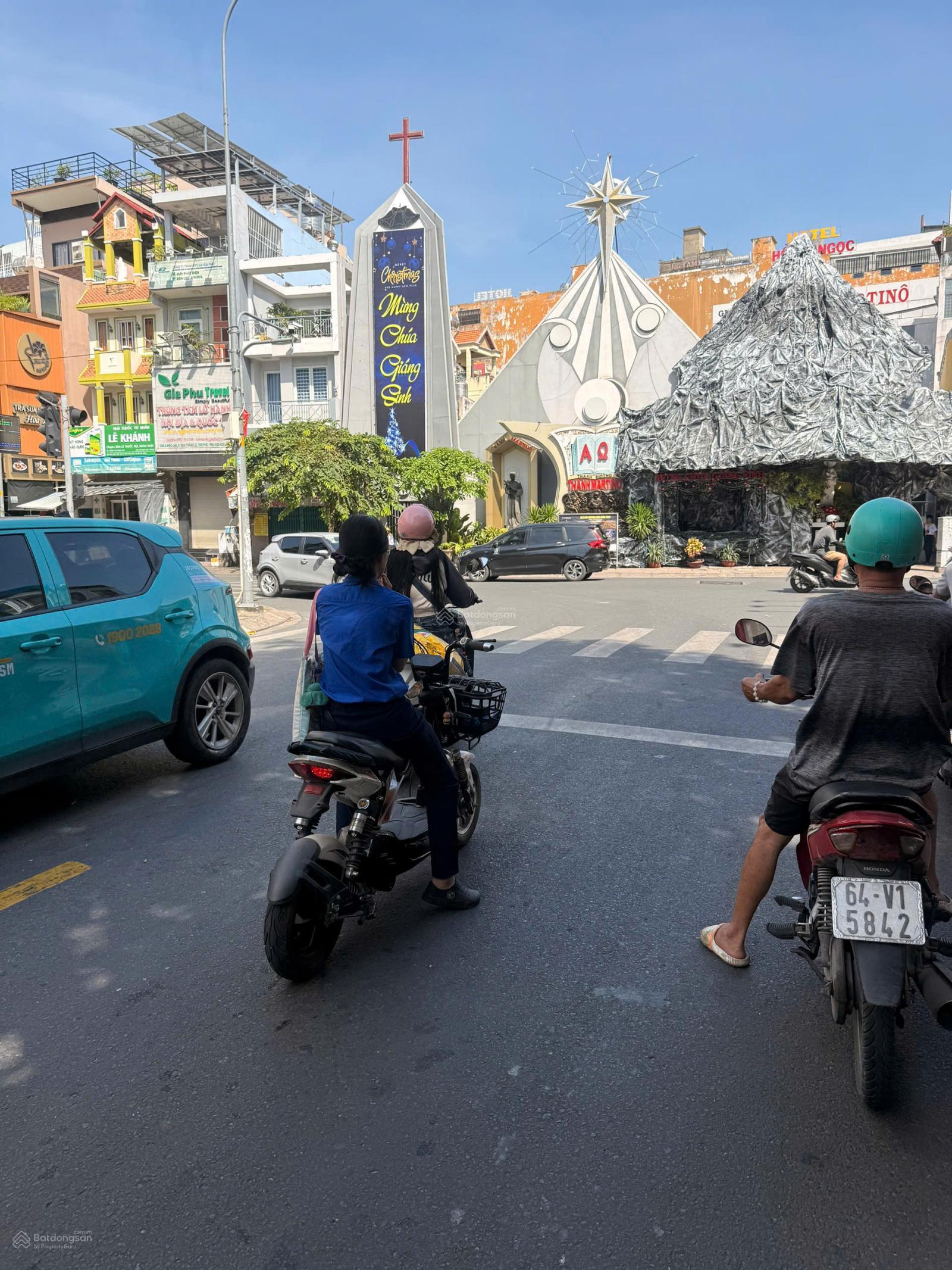 BÁN NHÀ RIÊNG TÂN PHÚ - ĐỘC LẬP - HẺM XE HƠI THÔNG - 4.1x18M2 - 4 TẦNG Ở NGAY