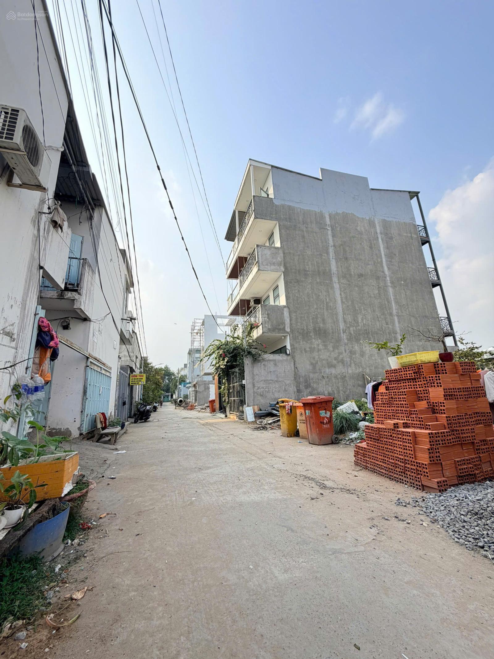 Bán nhà phố mới 100% nội thất cơ bản thuộc hẻm rộng 8m đường Bưng Ông Thoàn. Phú Hữu Quận 9 Bán nhà phố mới 100% nội thất cơ bản thuộc hẻm rộng 8m đường Bưng Ông Thoàn. Phú Hữu Quận 9