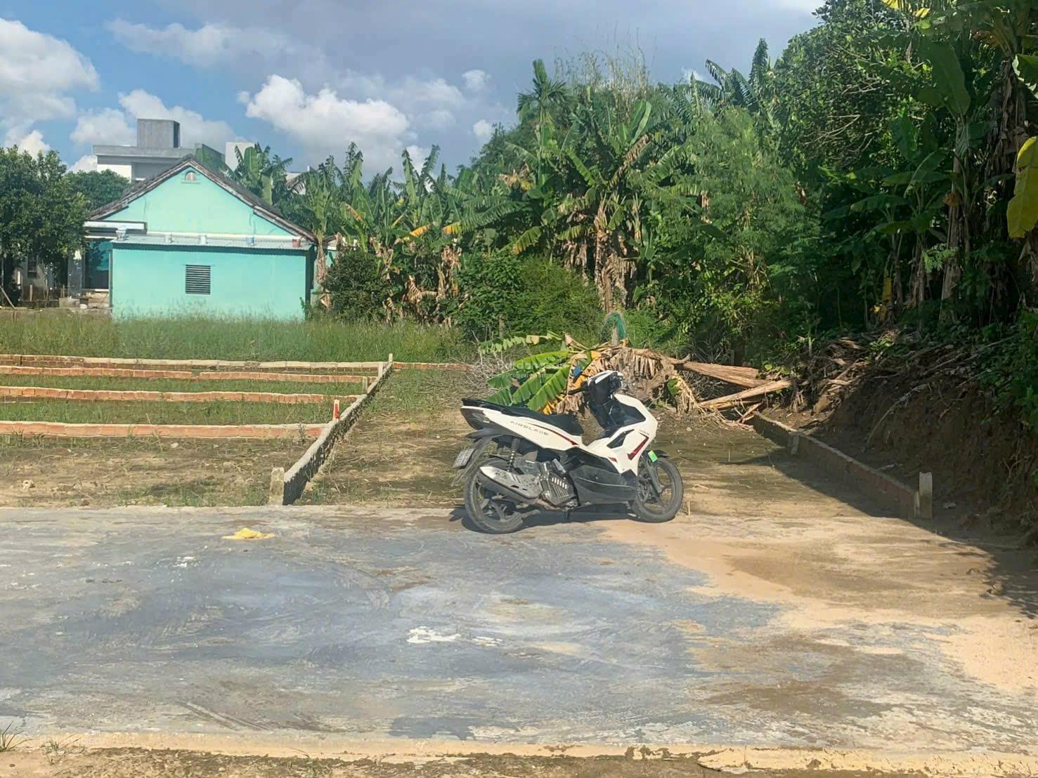 Chào bán lô đất rẻ nhất trung tâm Hoà Tiến. Ô tô 5m tận nơi