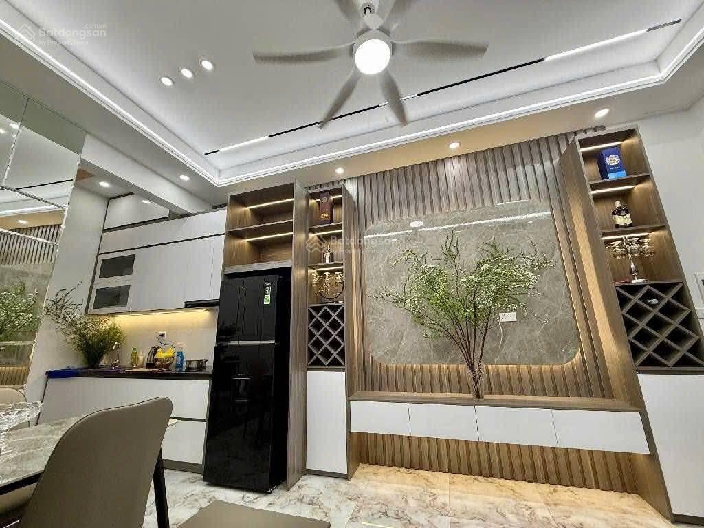 Nhà Đẹp, Gần Đường Ô Tô, Tân Mai 26/30m, 5 tầng, mt 3.5m, giá 8.6 tỷ. Nhà Đẹp, Gần Đường Ô Tô, Tân Mai 26/30m, 5 tầng, mt 3.5m, giá 8.6 tỷ.