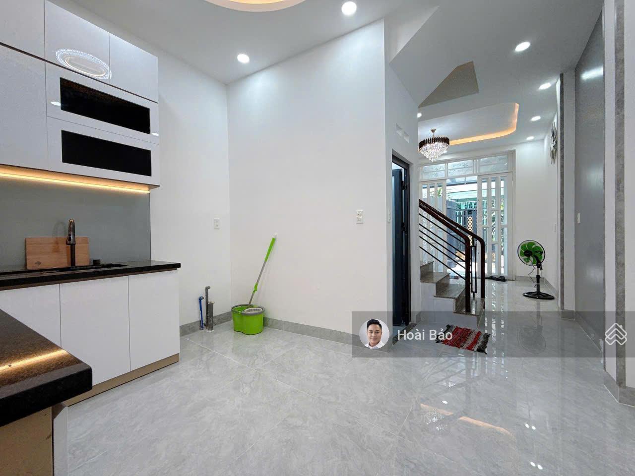 Bình Tân - hiếm nhà 1/ sát tên lửa, 3 tầng đúc, 6.6m x 10m, hẻm xe hơi, chỉ 5p đến Aeon Mall Bình Tân - hiếm nhà 1/ sát tên lửa, 3 tầng đúc, 6.6m x 10m, hẻm xe hơi, chỉ 5p đến Aeon Mall